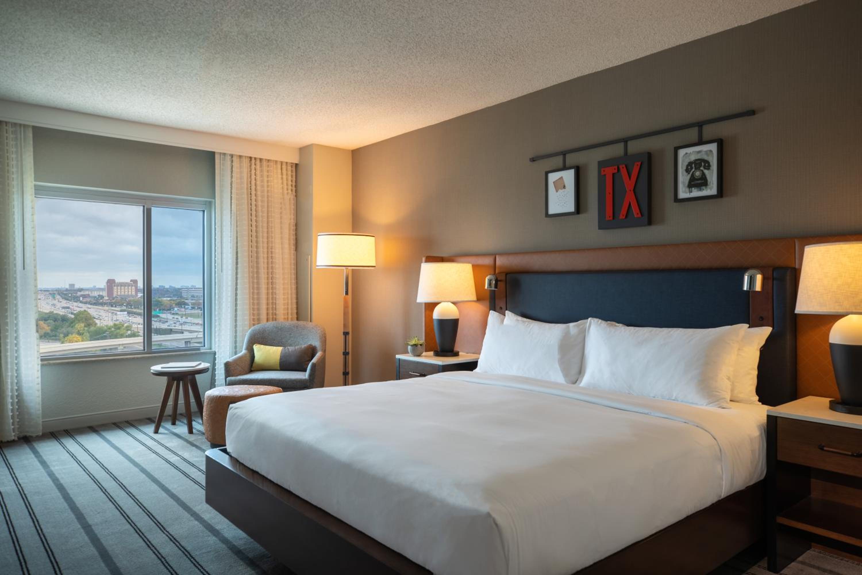 King Room - Concierge Level - Photo 1