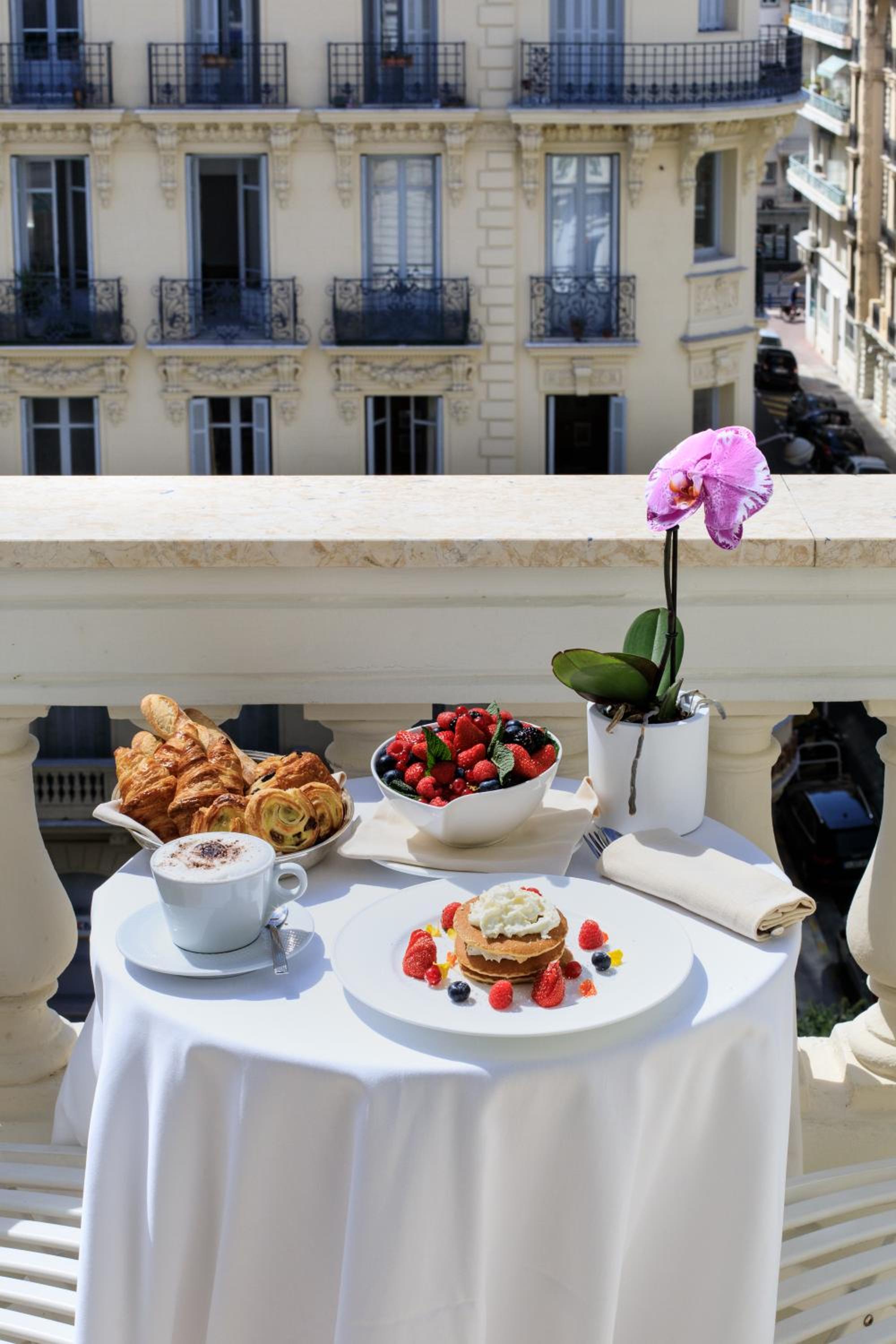 Exclusive Double or Twin Room with Terrace  - Free Spa Access - Photo 2