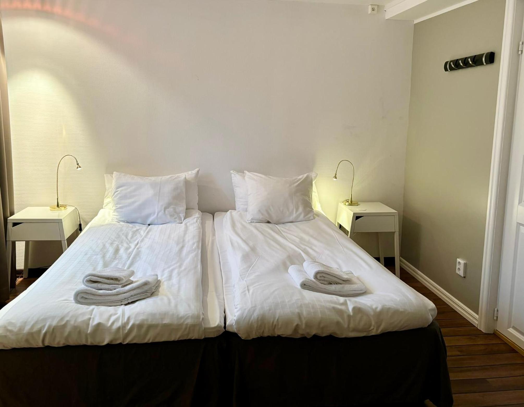 2-bäddsrum BASIC i Annexet (egen ingång från baksidan) photo 1