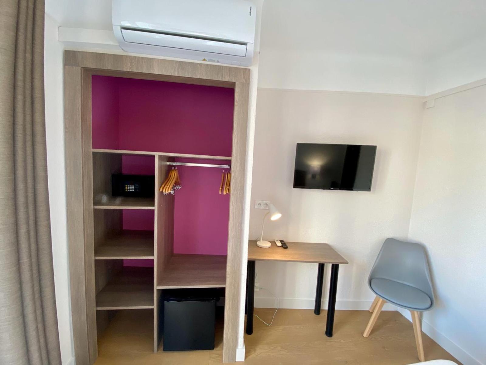 Standard Twin Room - Photo 7