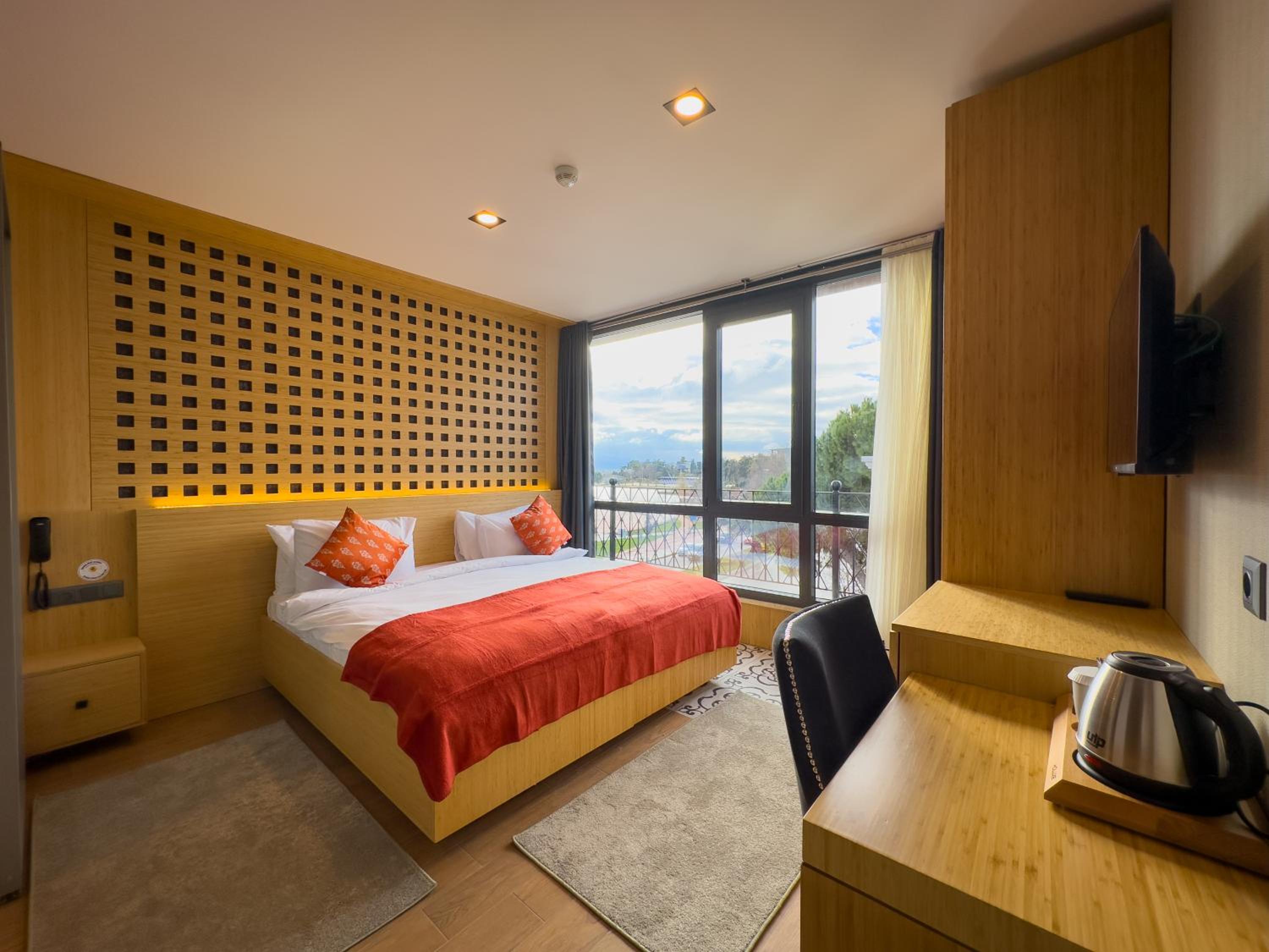 Deluxe Double or Twin Room with Sea View photo 2