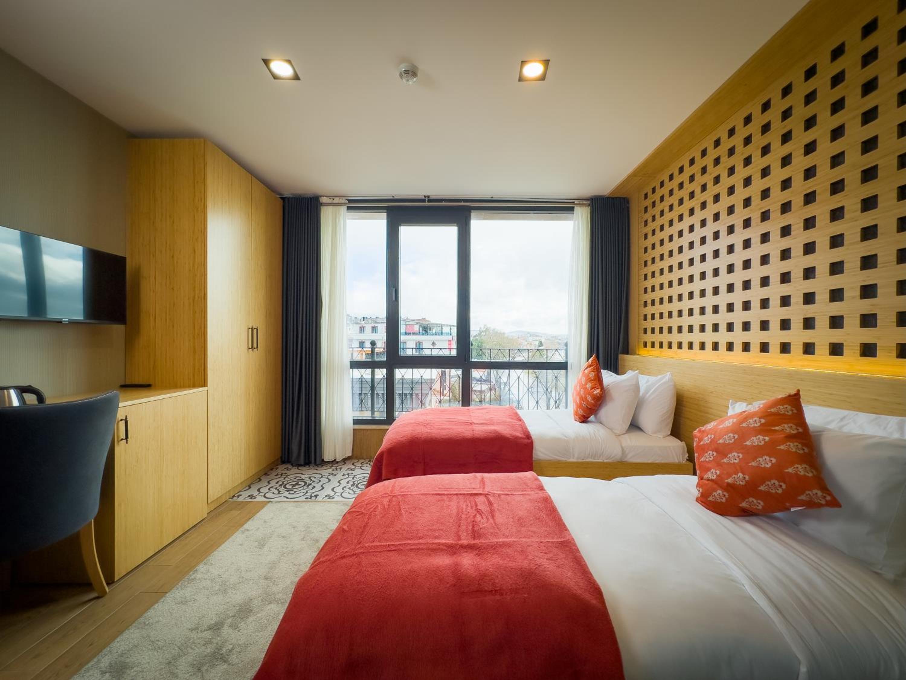 Deluxe Double or Twin Room with Sea View photo 2
