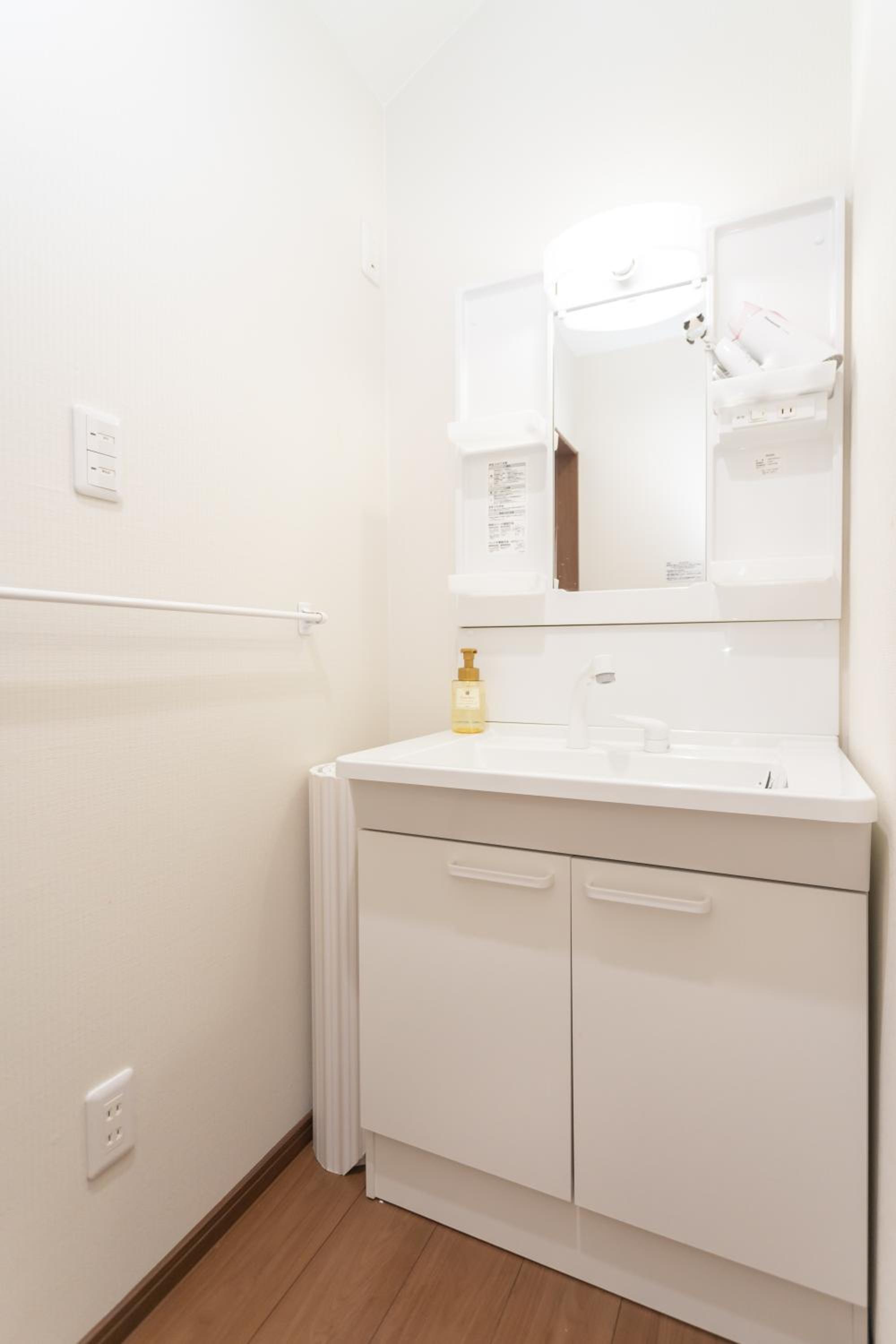 Three-Bedroom House - Photo 256