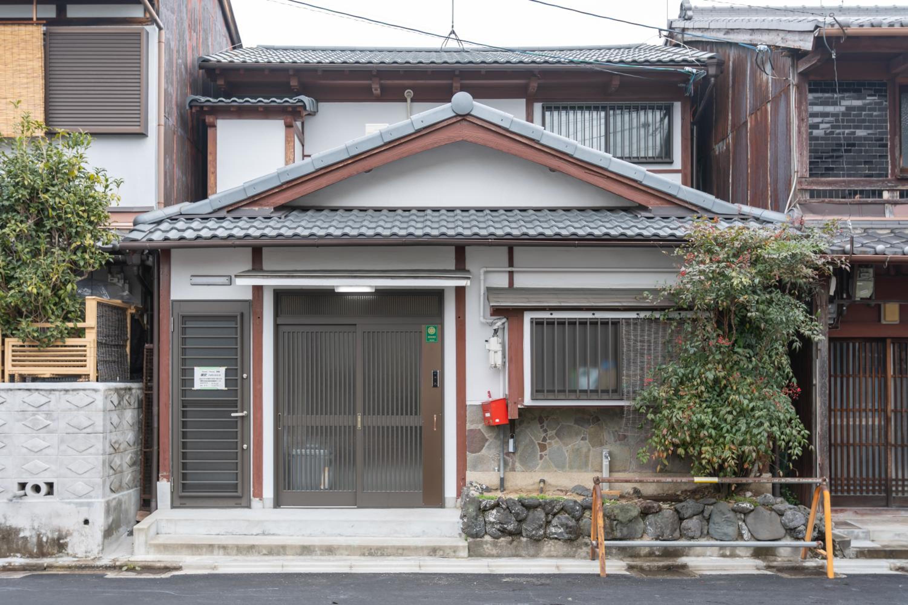 Three-Bedroom House - Photo 185