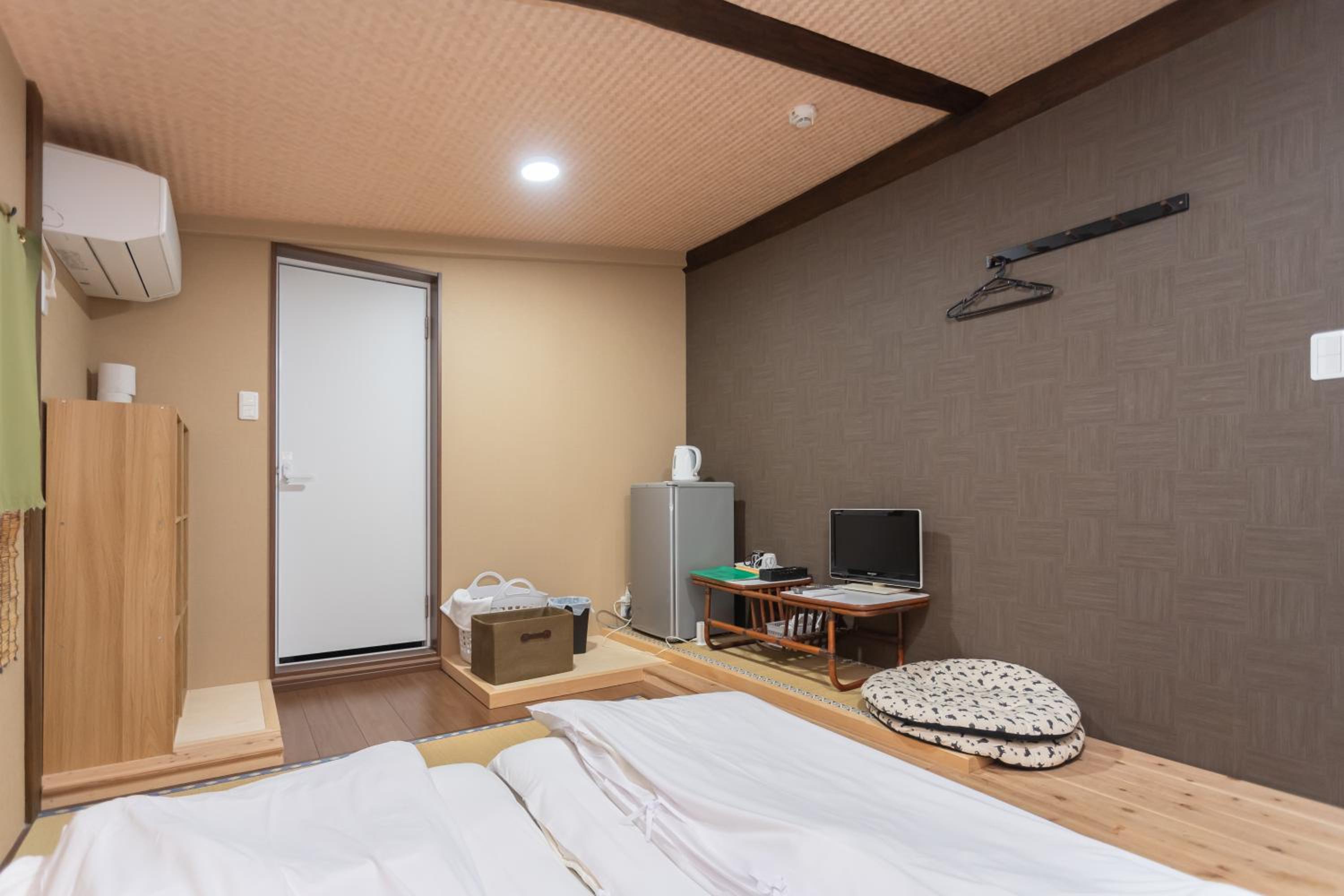 Three-Bedroom House - Photo 3