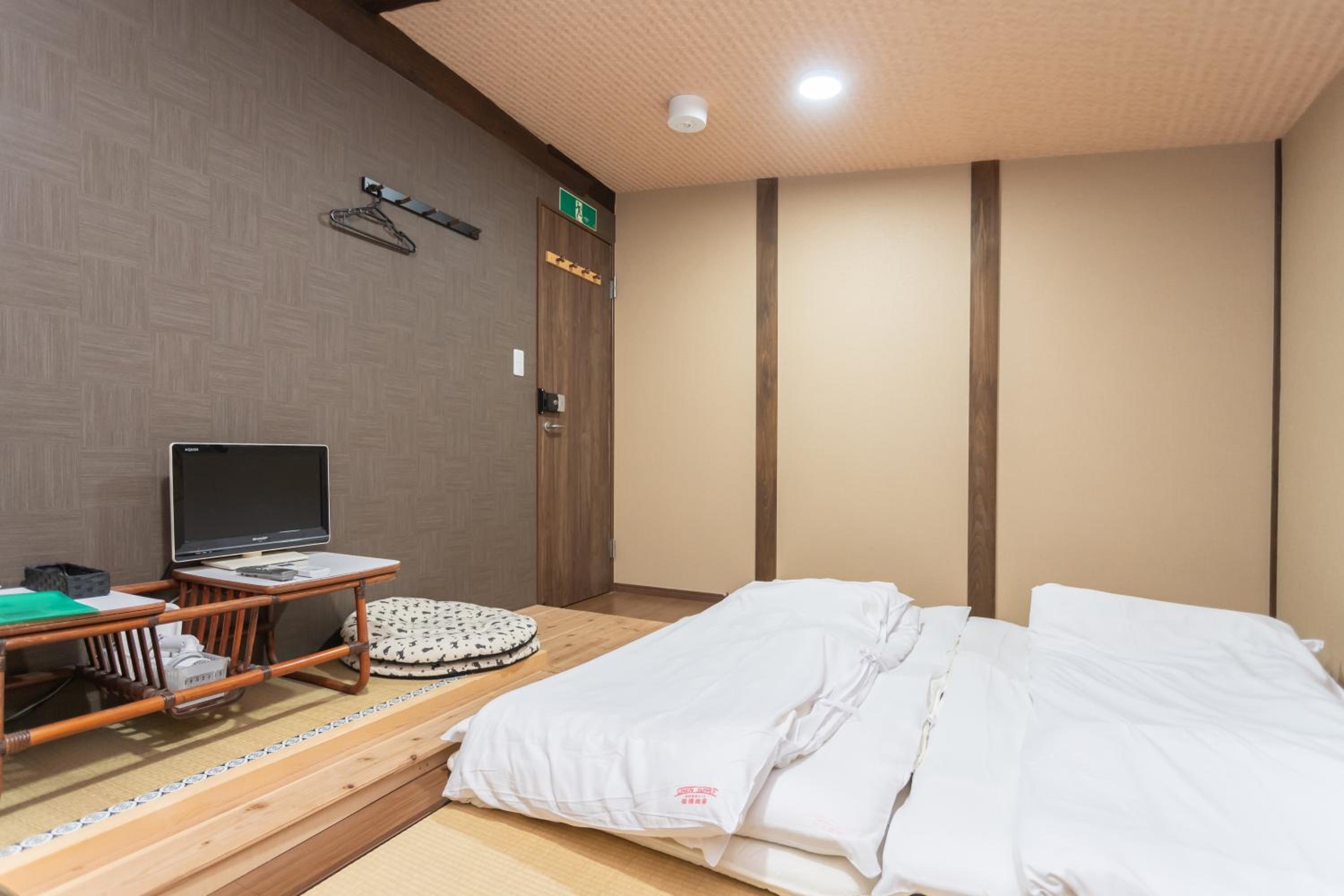 Three-Bedroom House - Photo 6