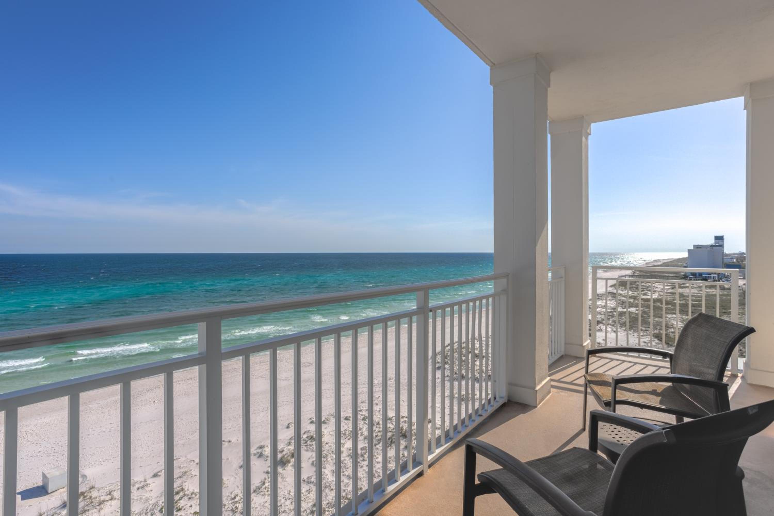 King Executive Gulf Front with Balcony - Photo 2