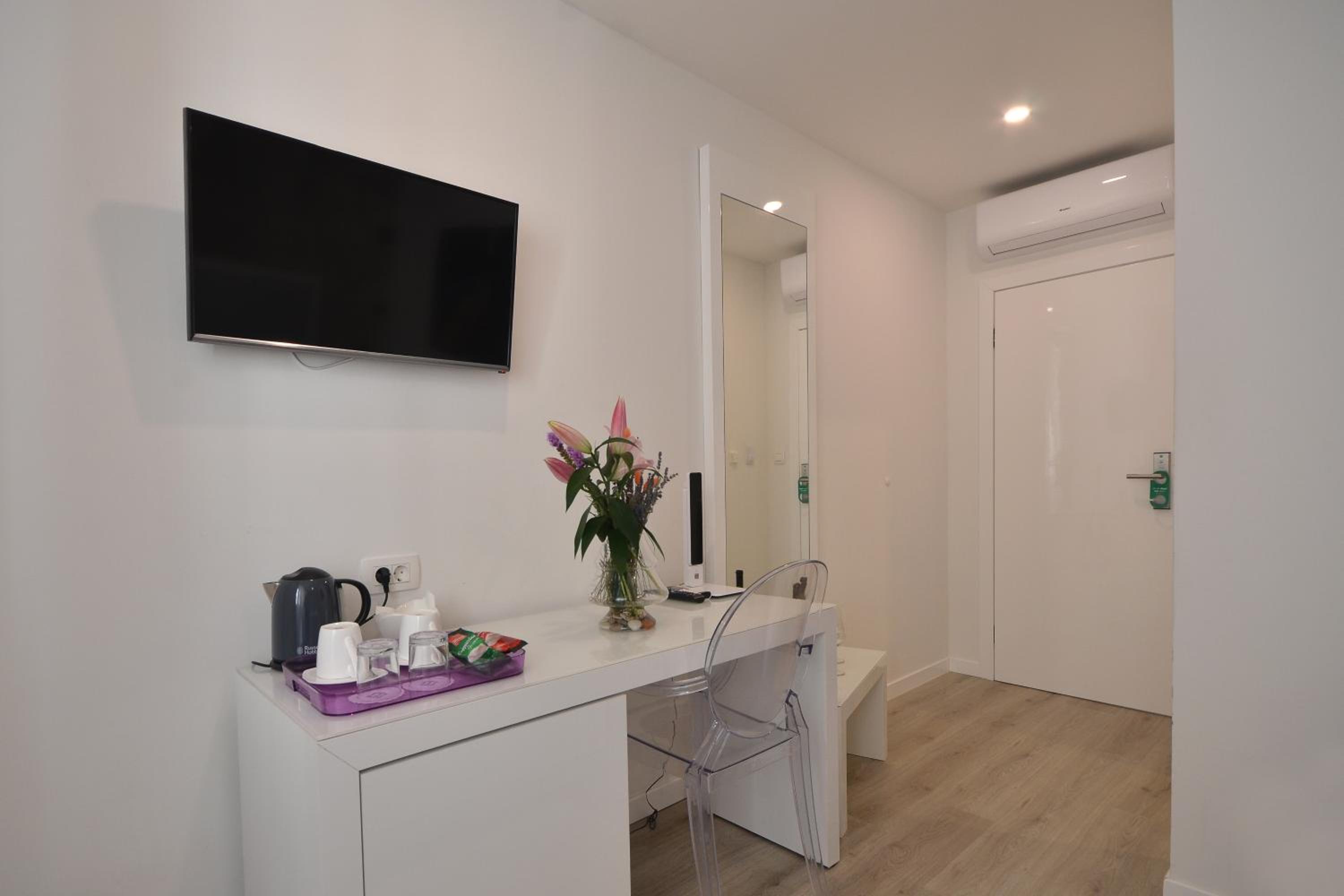Double Room - Photo 5