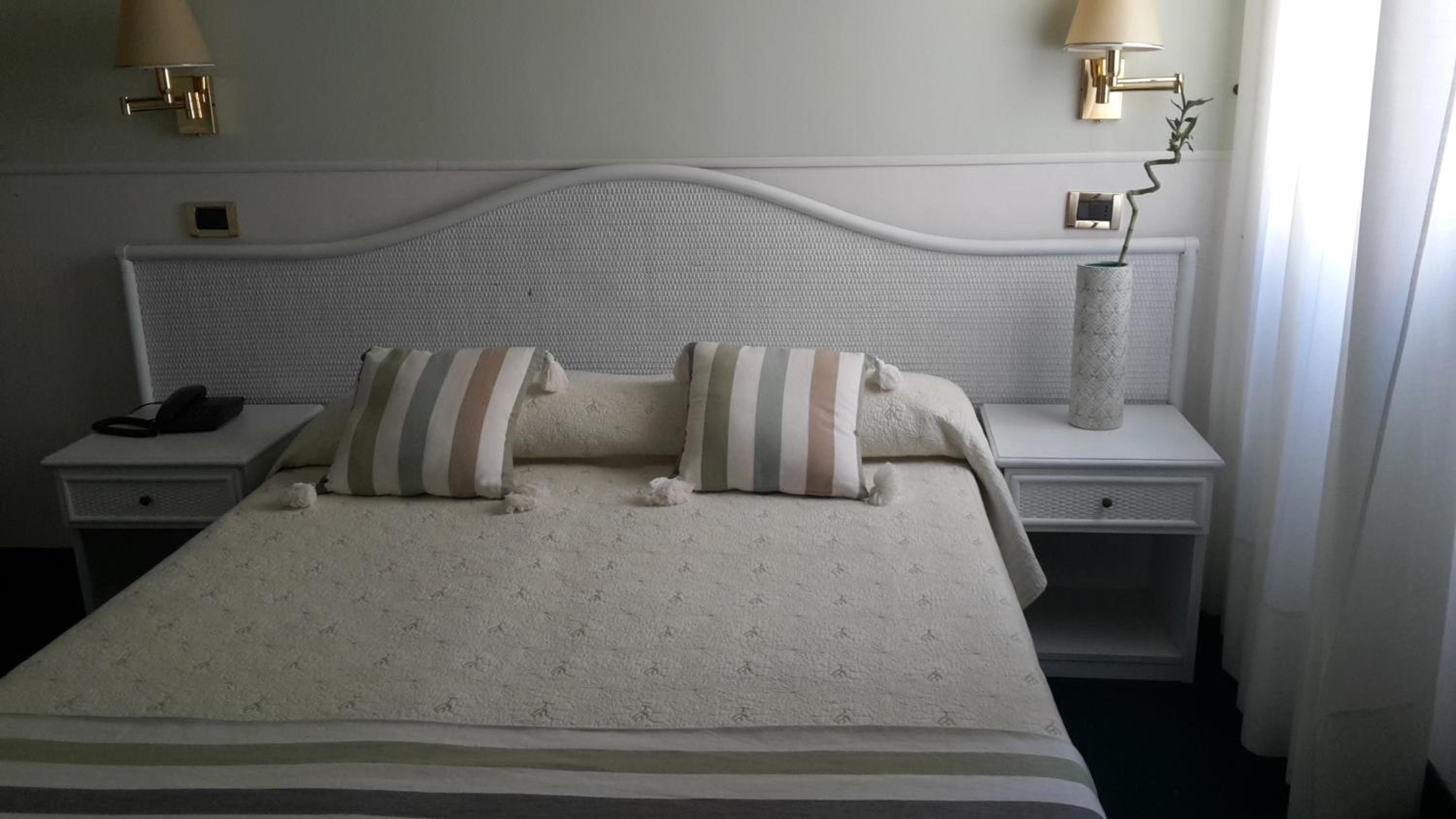 Standard Double or Twin Room - Photo 1