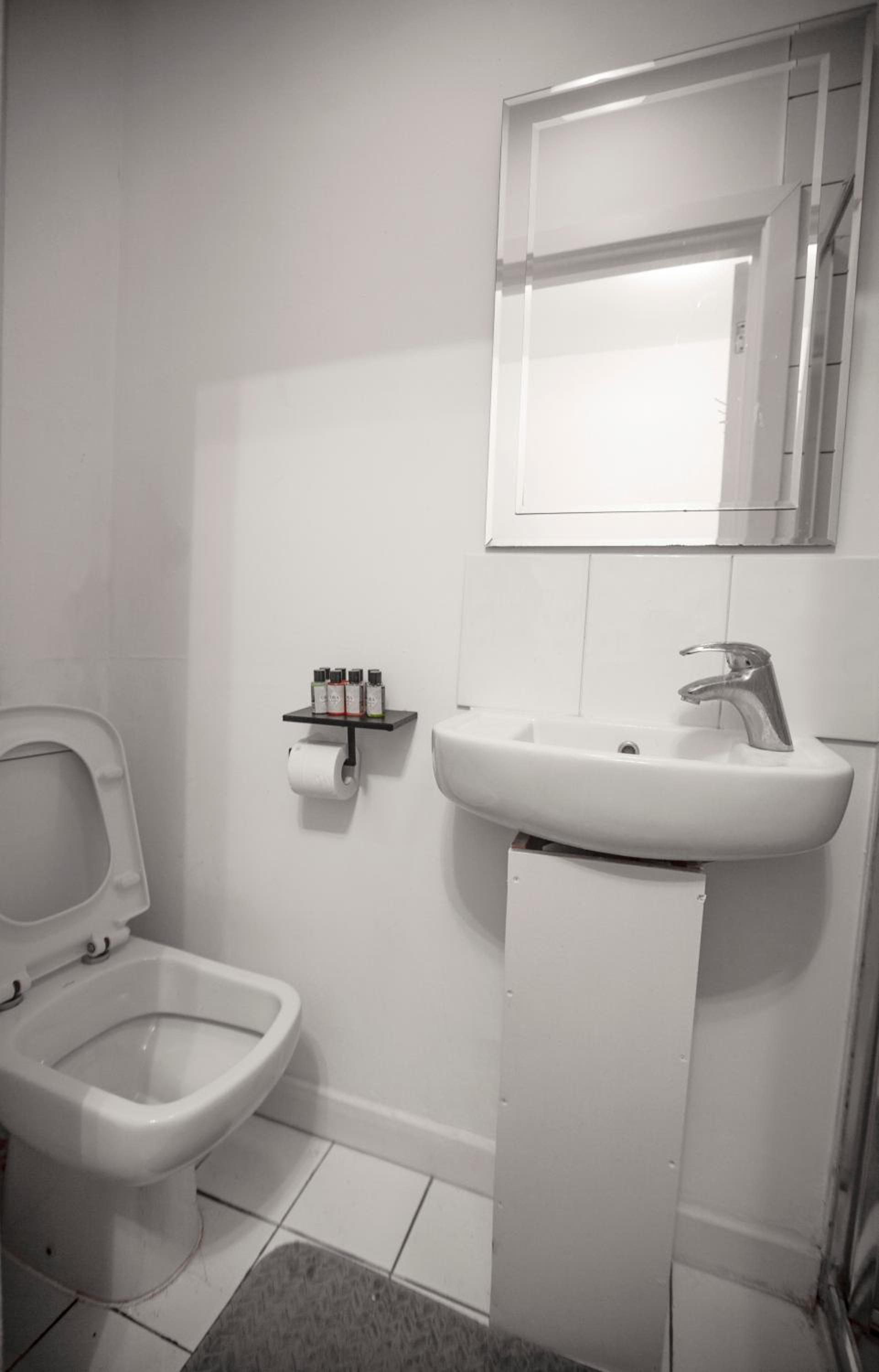 Small Single Room photo 2
