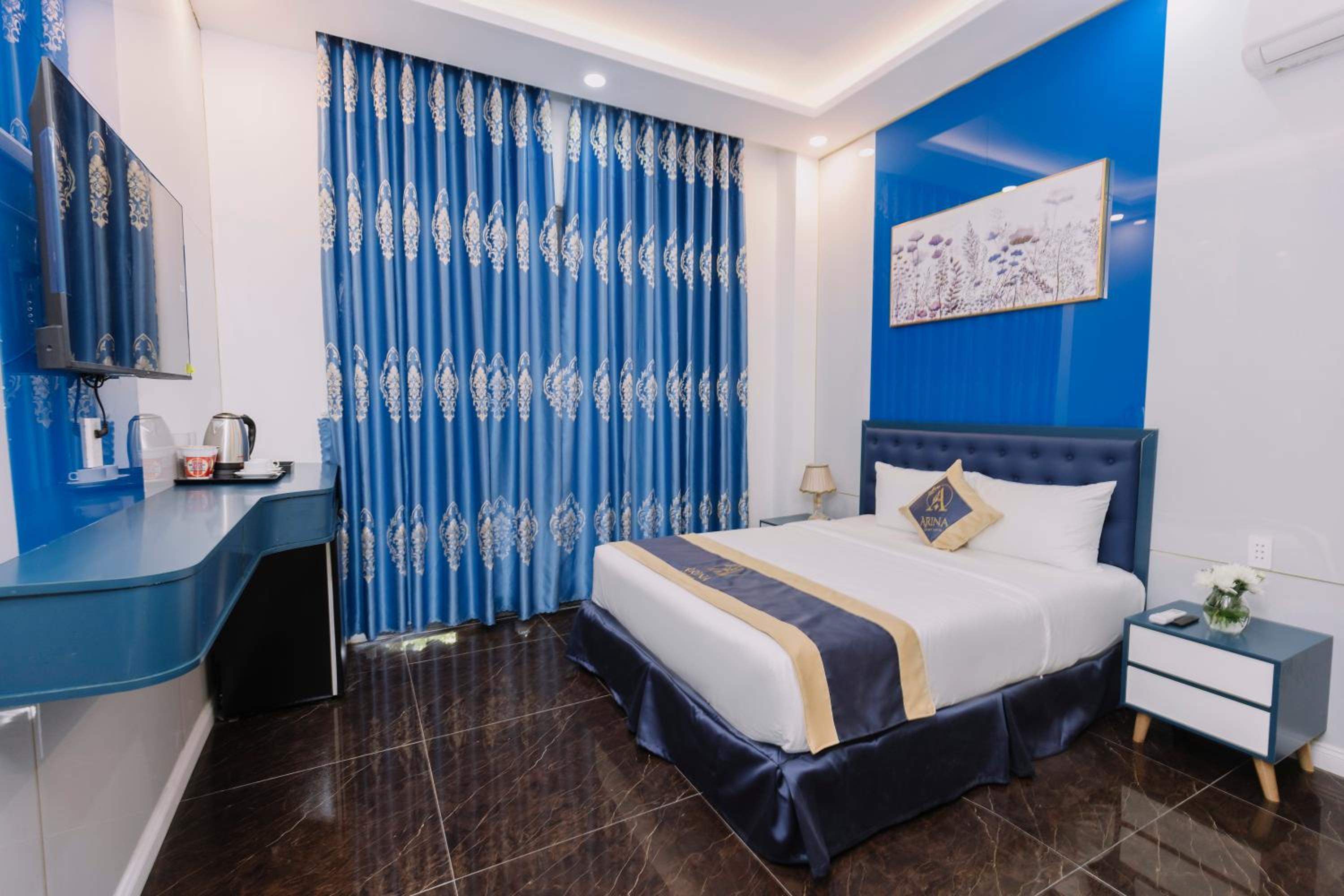 Superior King Room - Photo 17