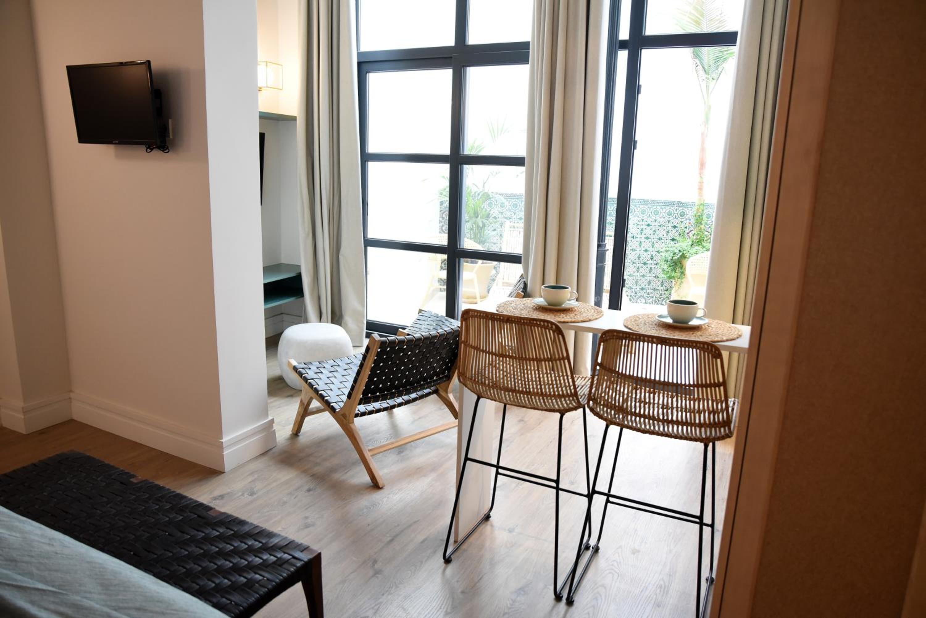Apartment with patio and pool - Photo 3