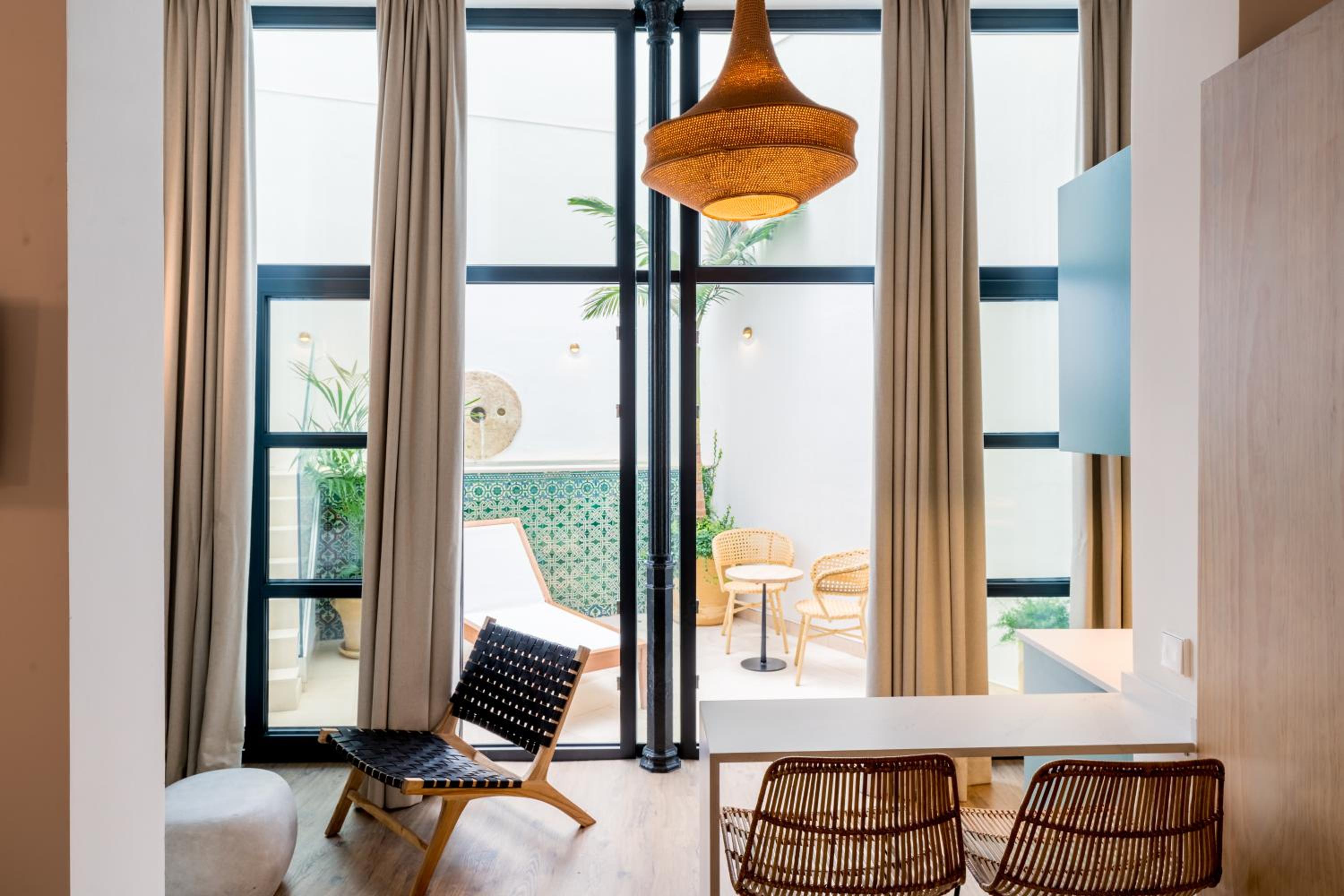Apartment with patio and pool - Photo 4