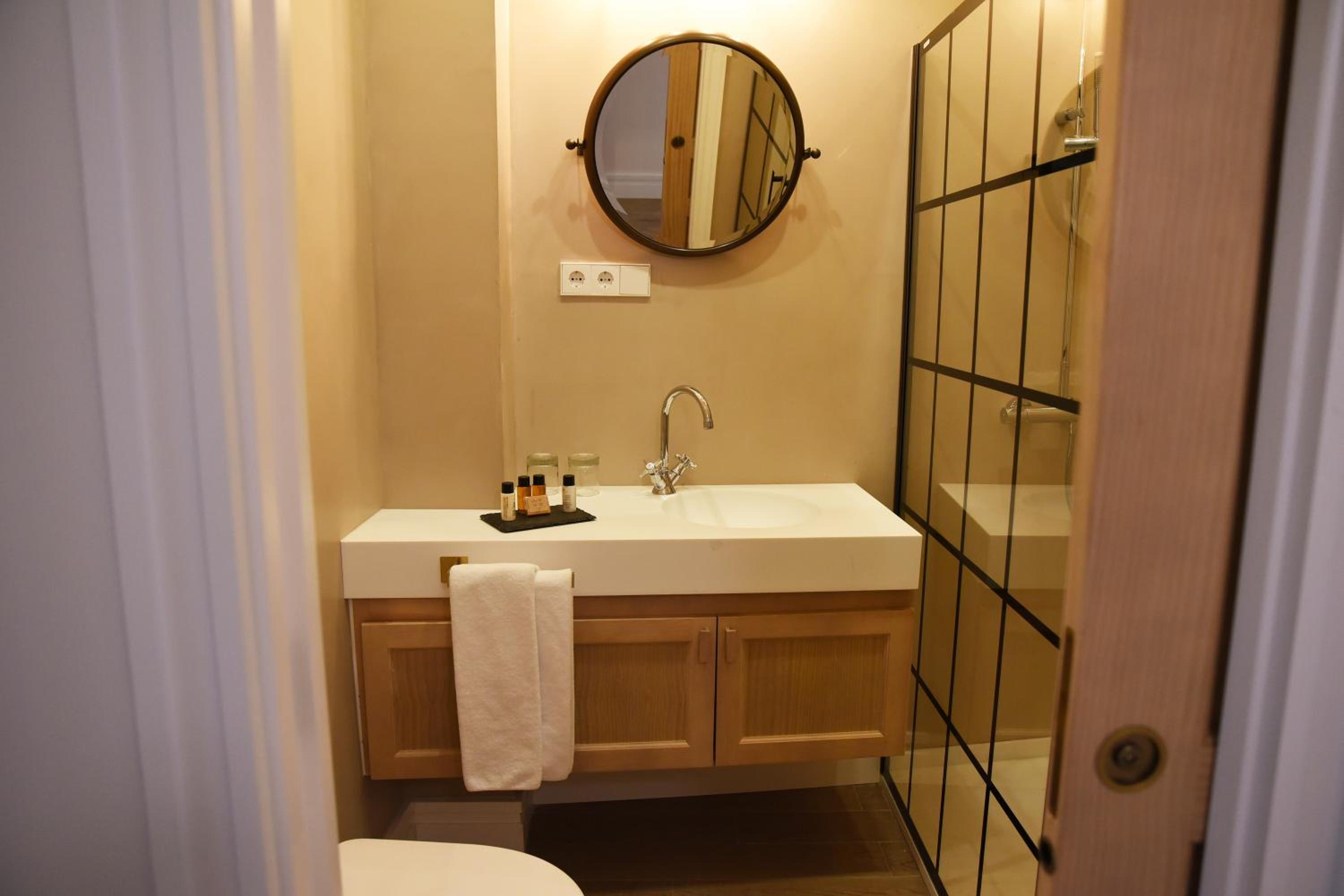 Deluxe Apartment - Photo 2