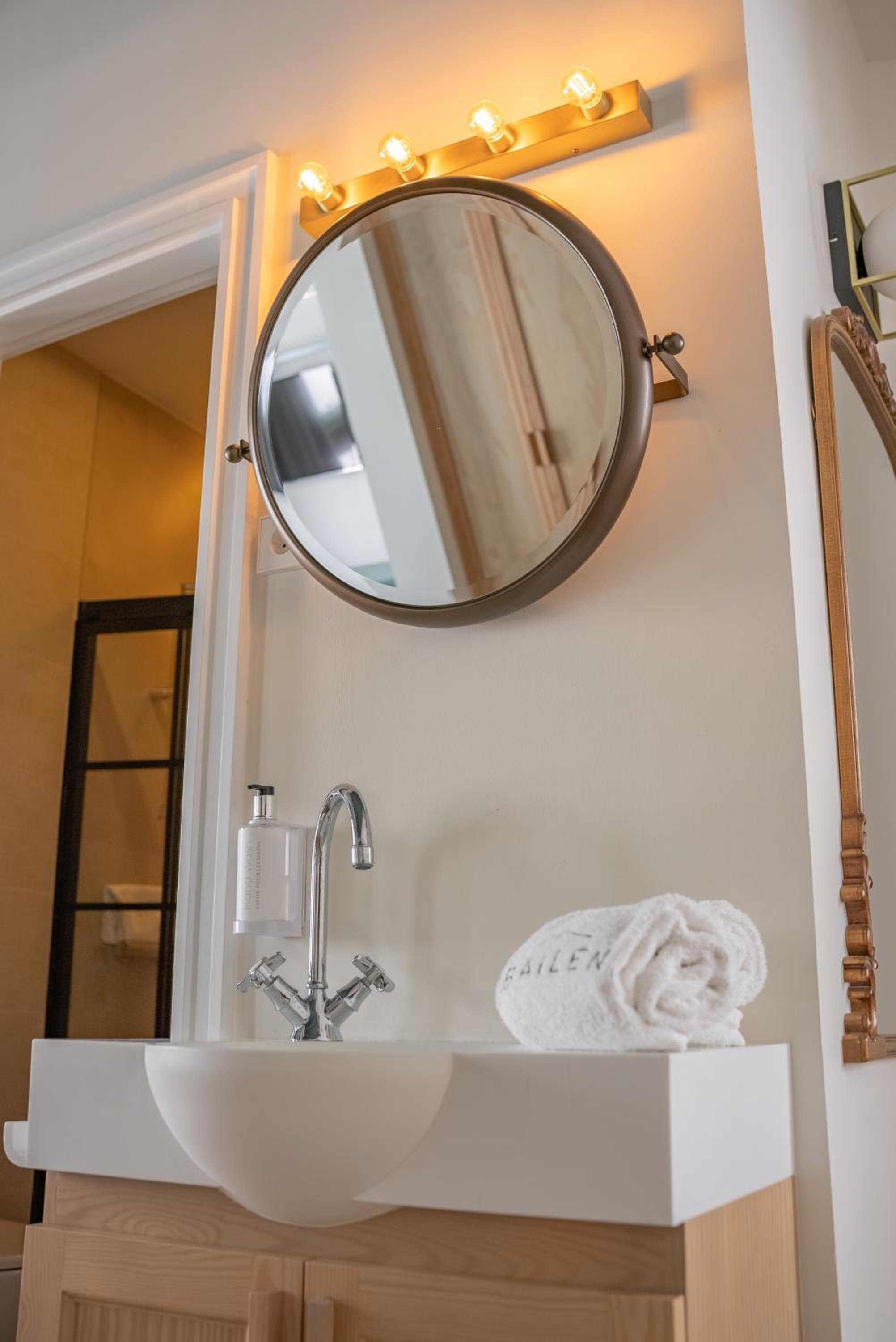 Standard Apartment - Photo 8