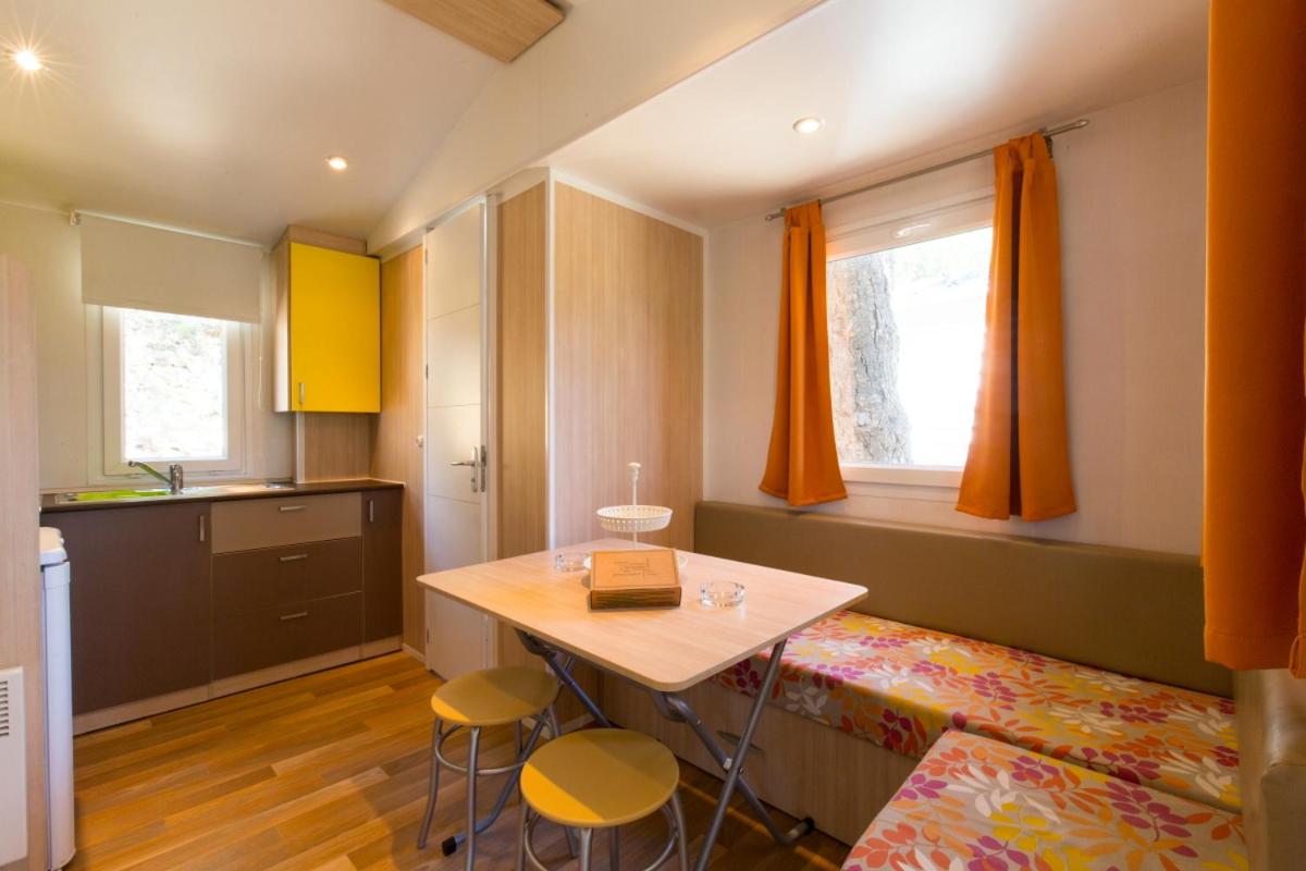 Mobile Home photo 2