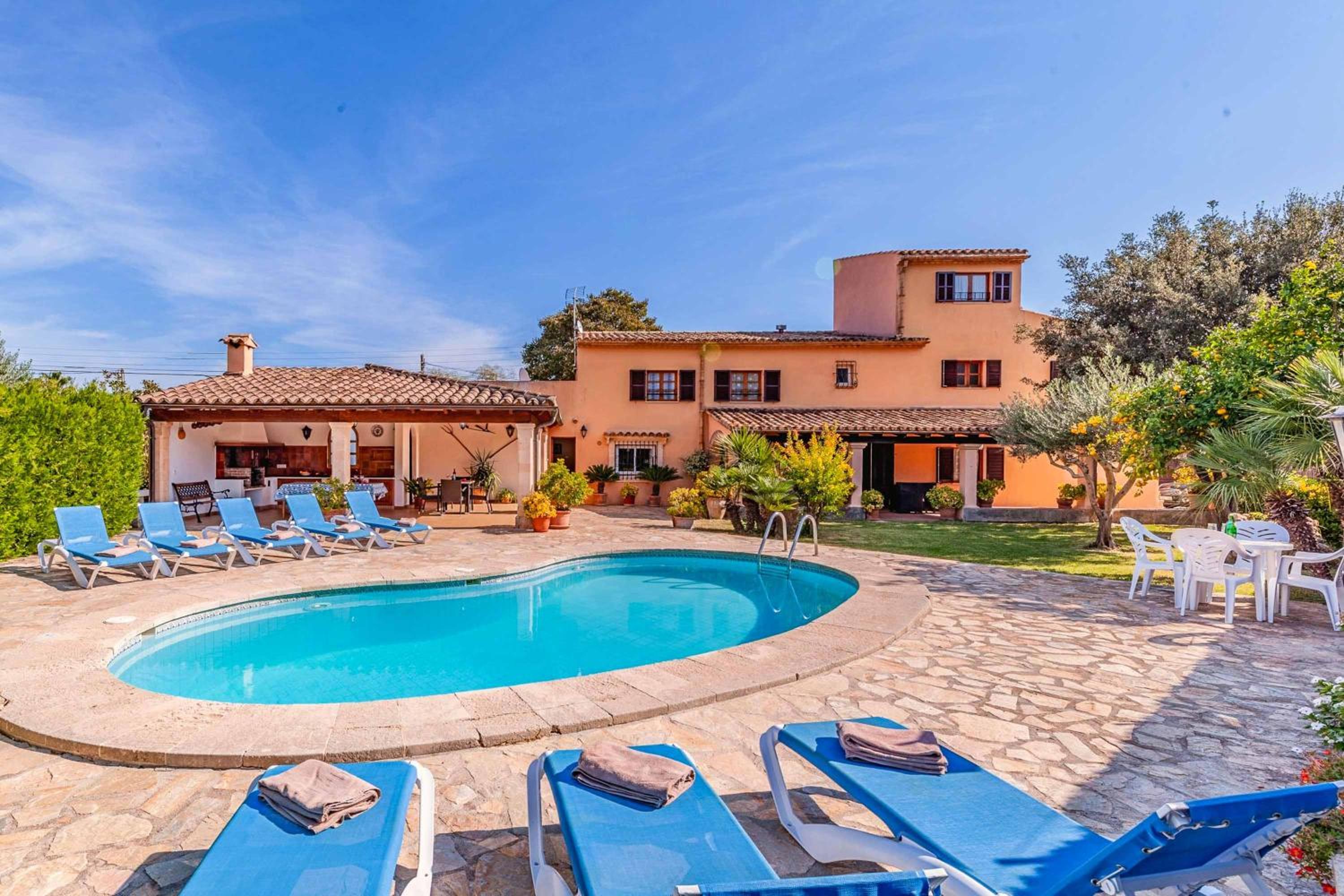 Villa de Cuatro Habitaciones