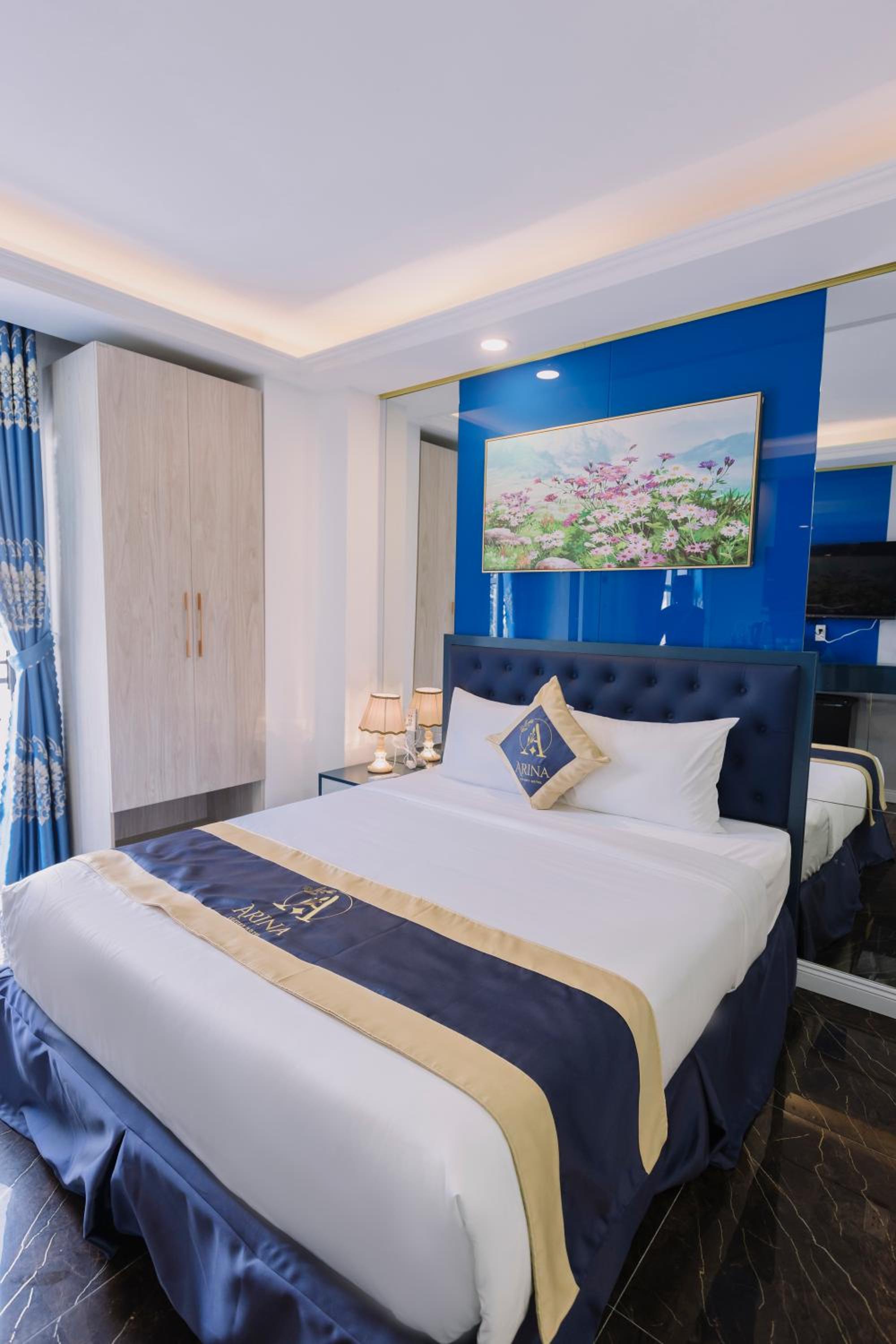 Quadruple Room with Balcony - Photo 2