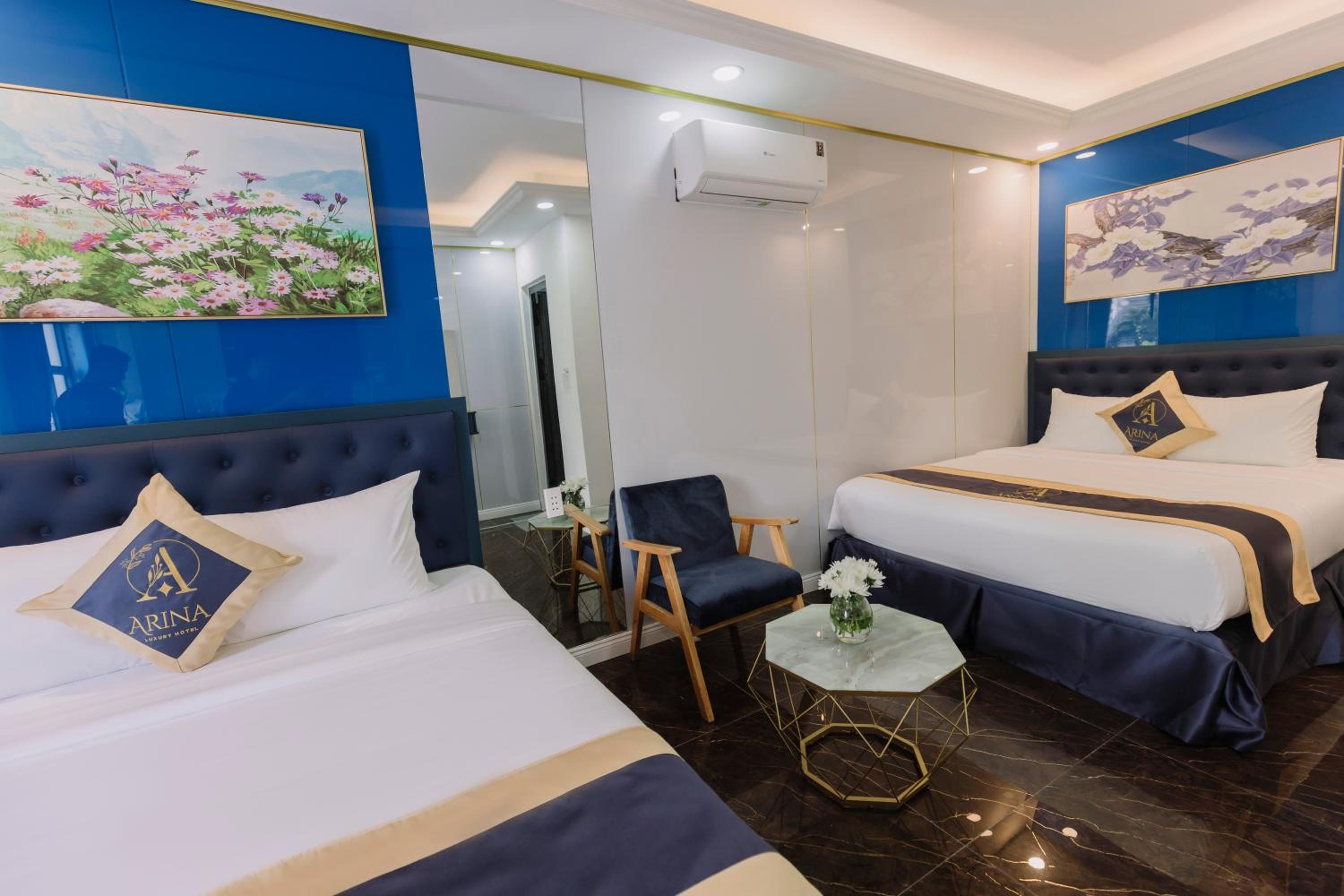 Quadruple Room with Balcony - Photo 3