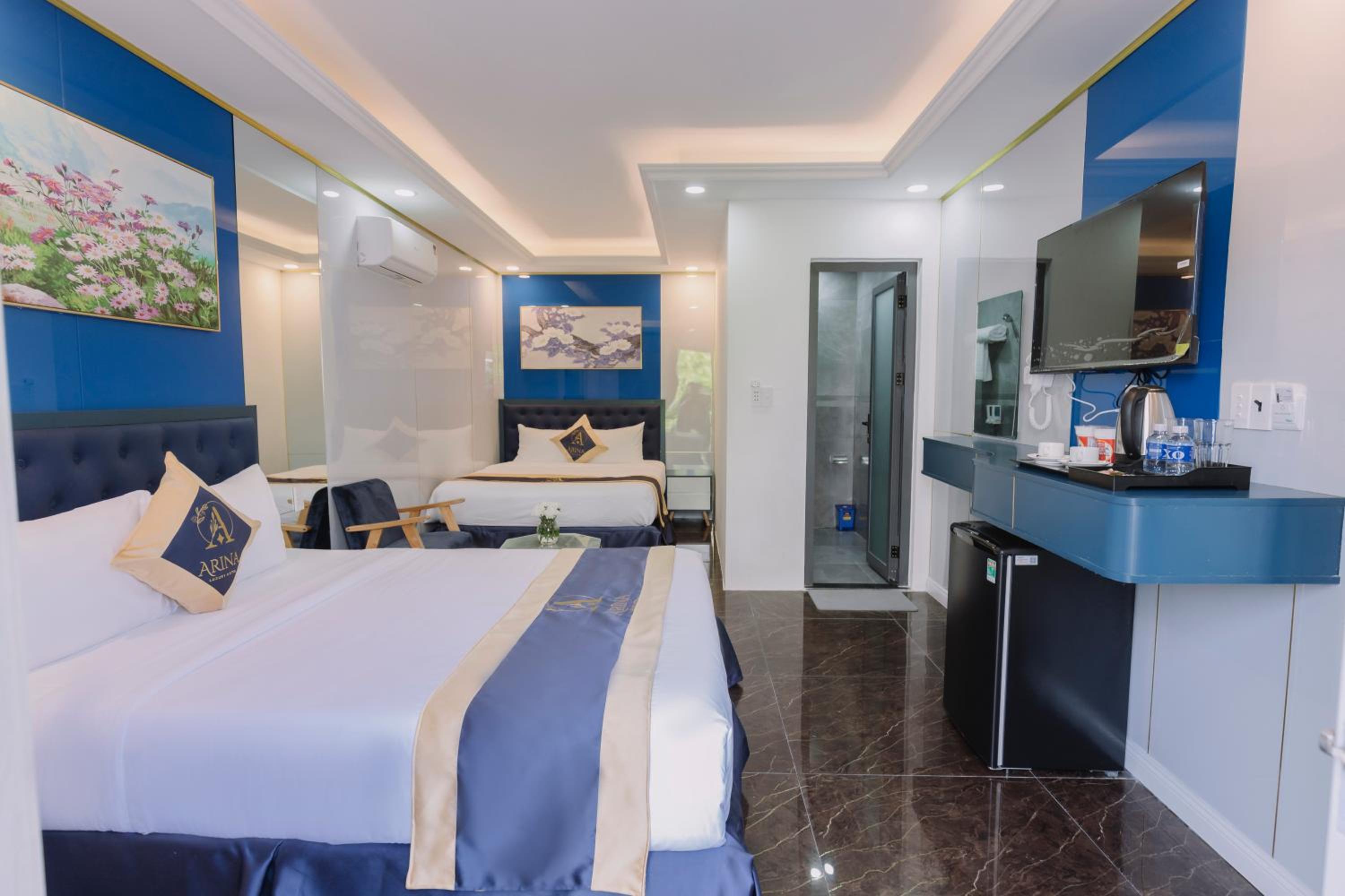 Quadruple Room with Balcony - Photo 10