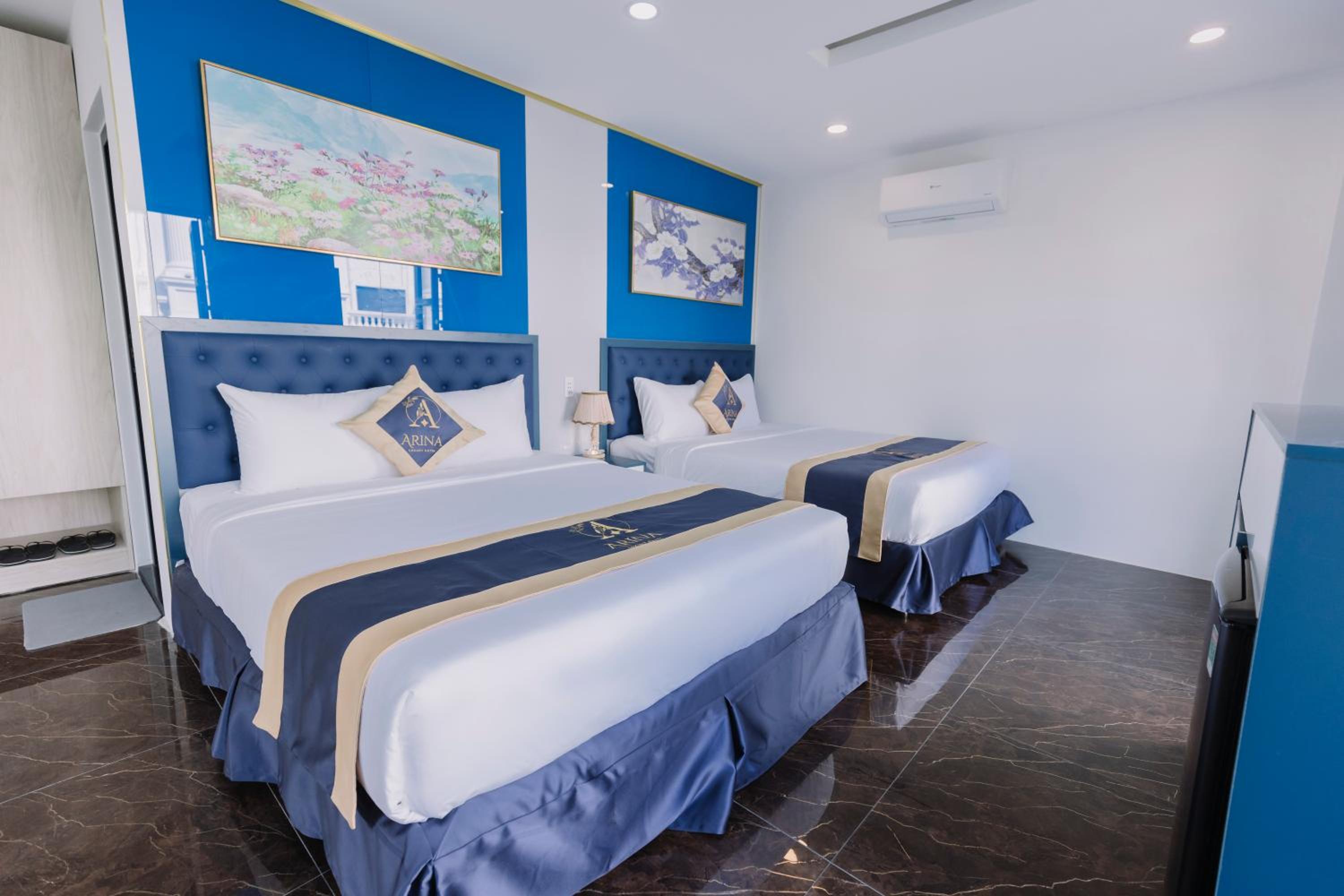 Quadruple Room with Balcony - Photo 6