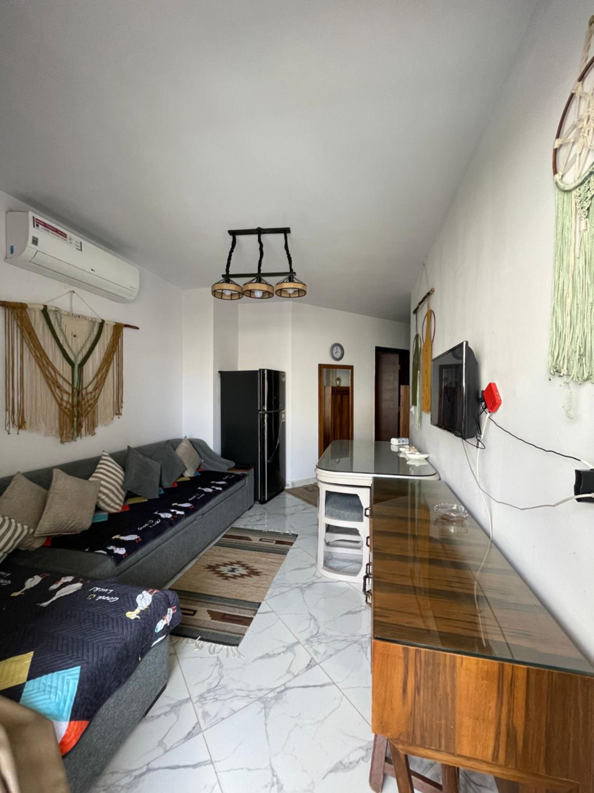 One-Bedroom Apartment - Photo 1
