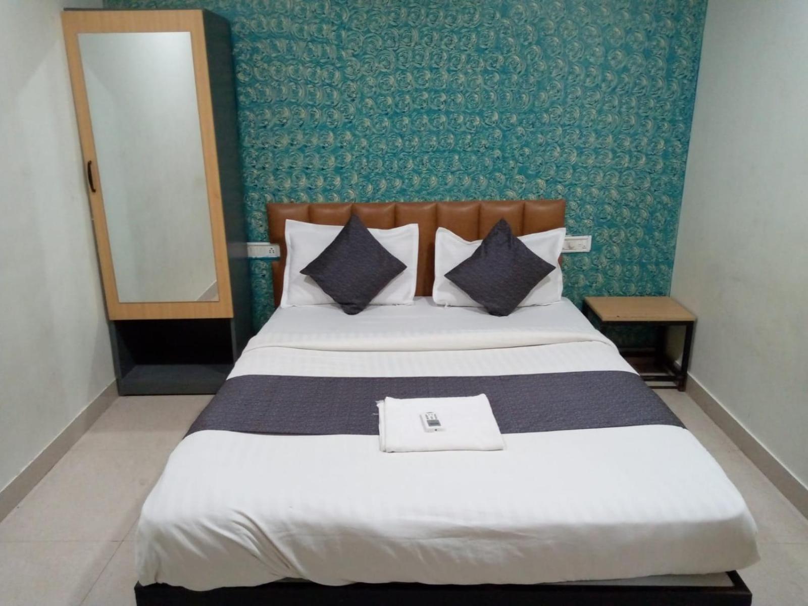 Deluxe Single Room