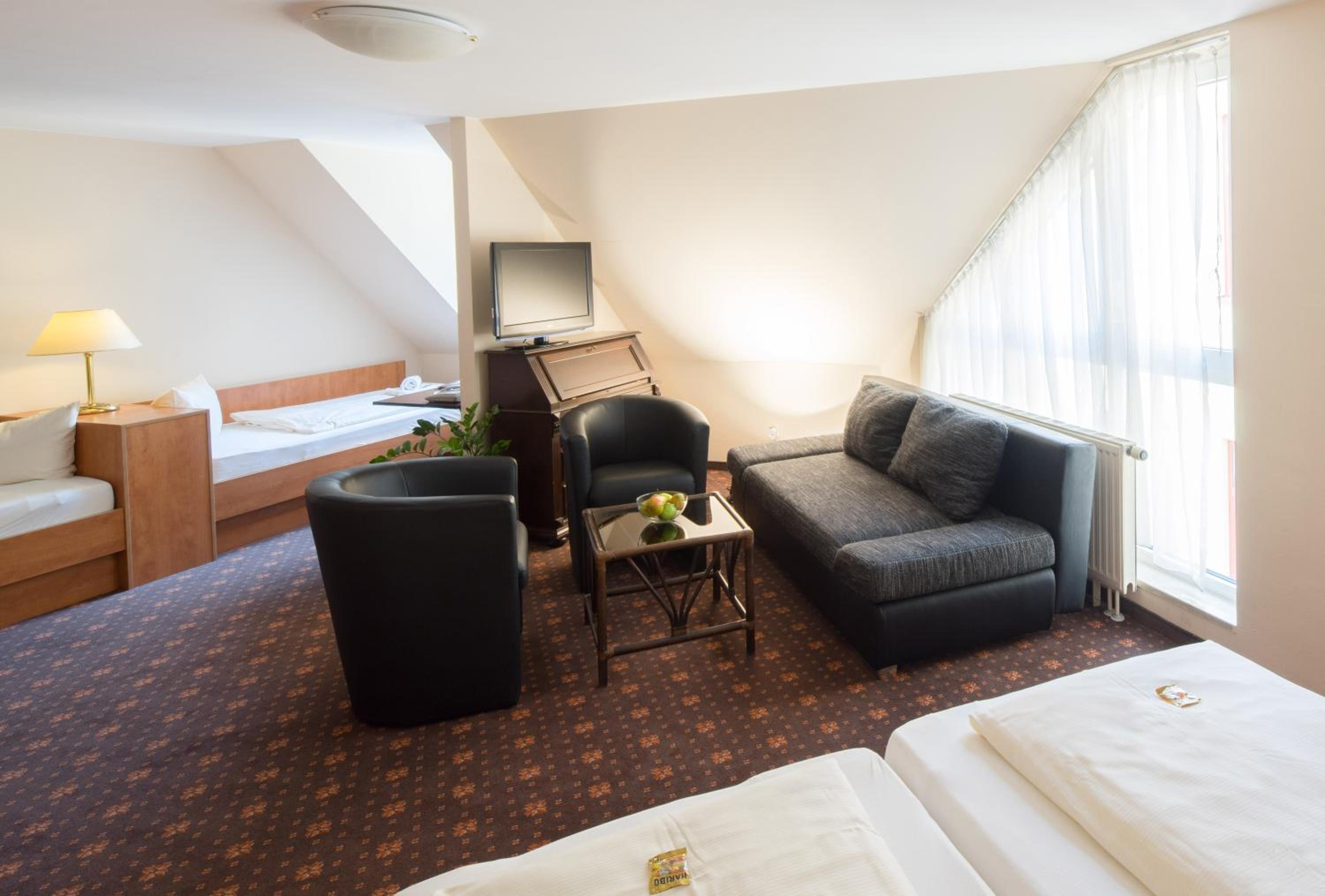 Quadruple Room - Photo 4