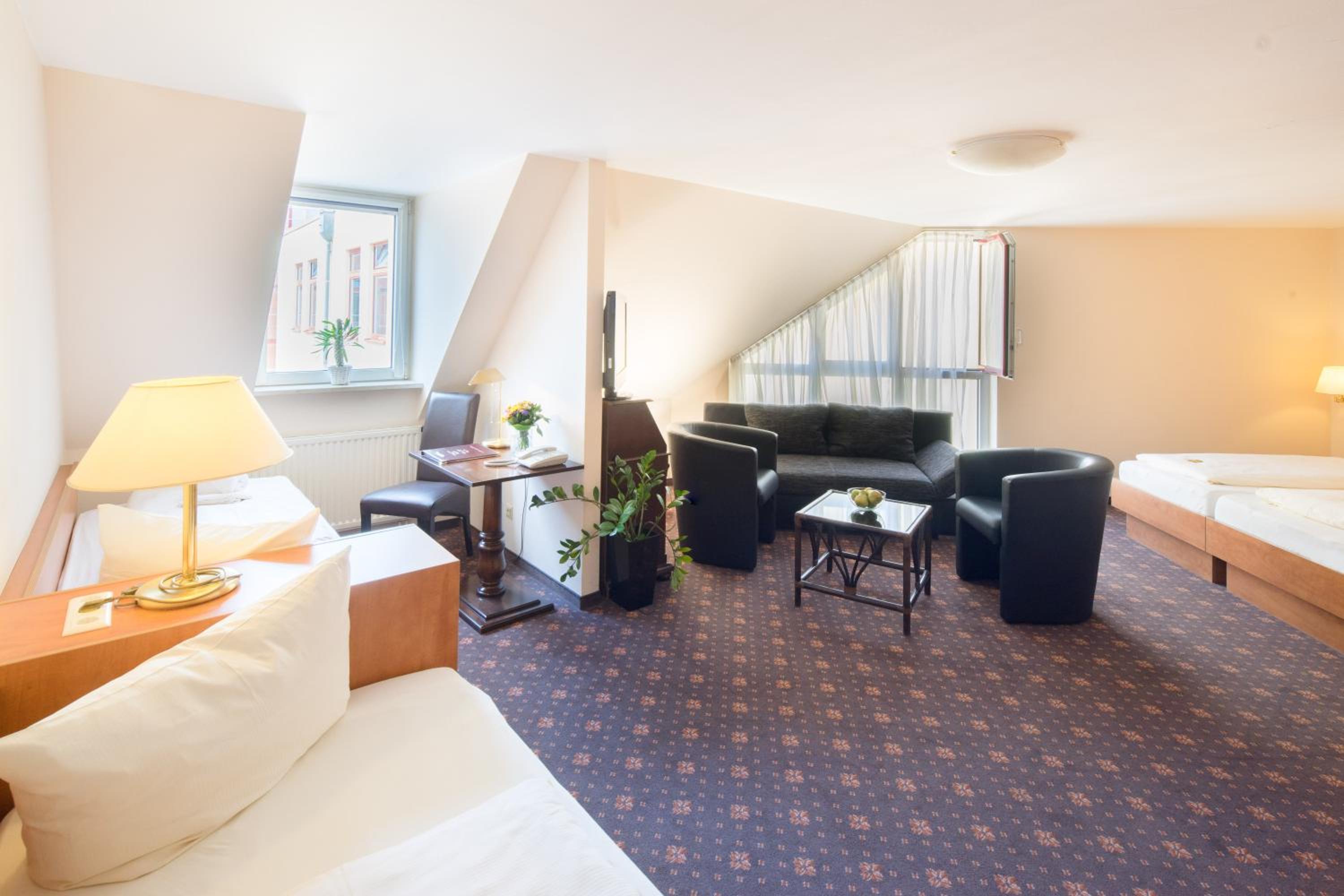 Quadruple Room - Photo 1