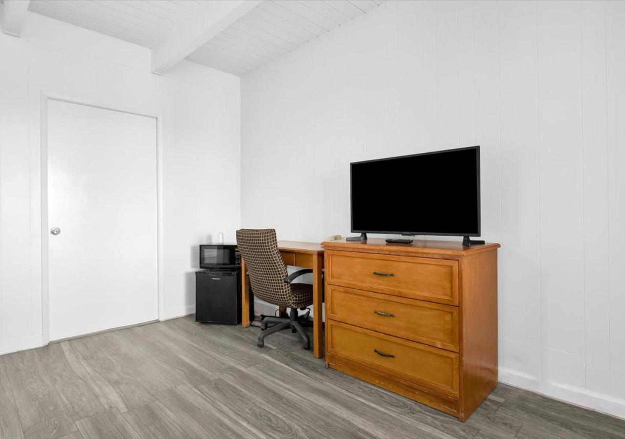 Luxury Triple Room - Non-Smoking