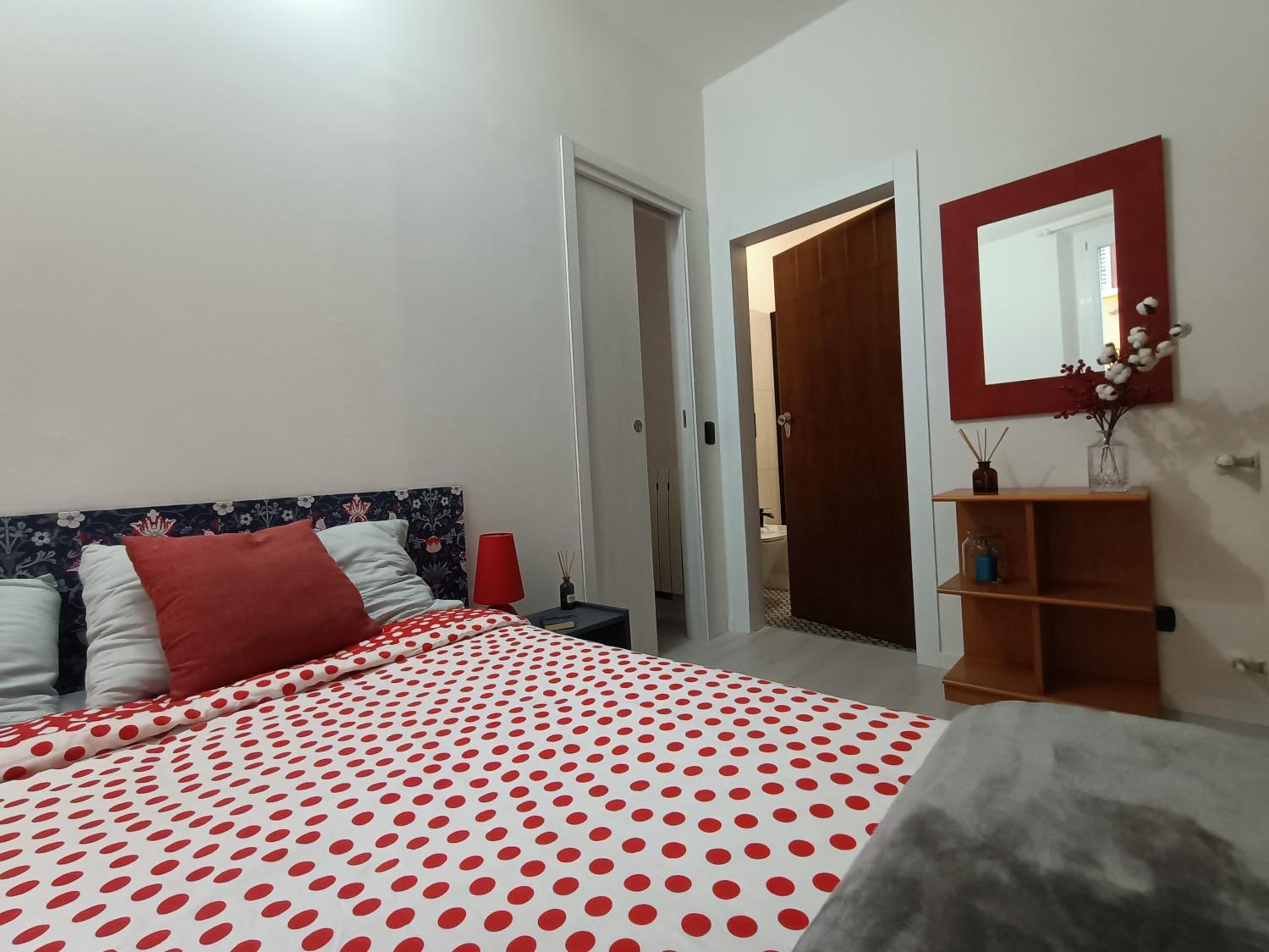 One-Bedroom Apartment photo 3