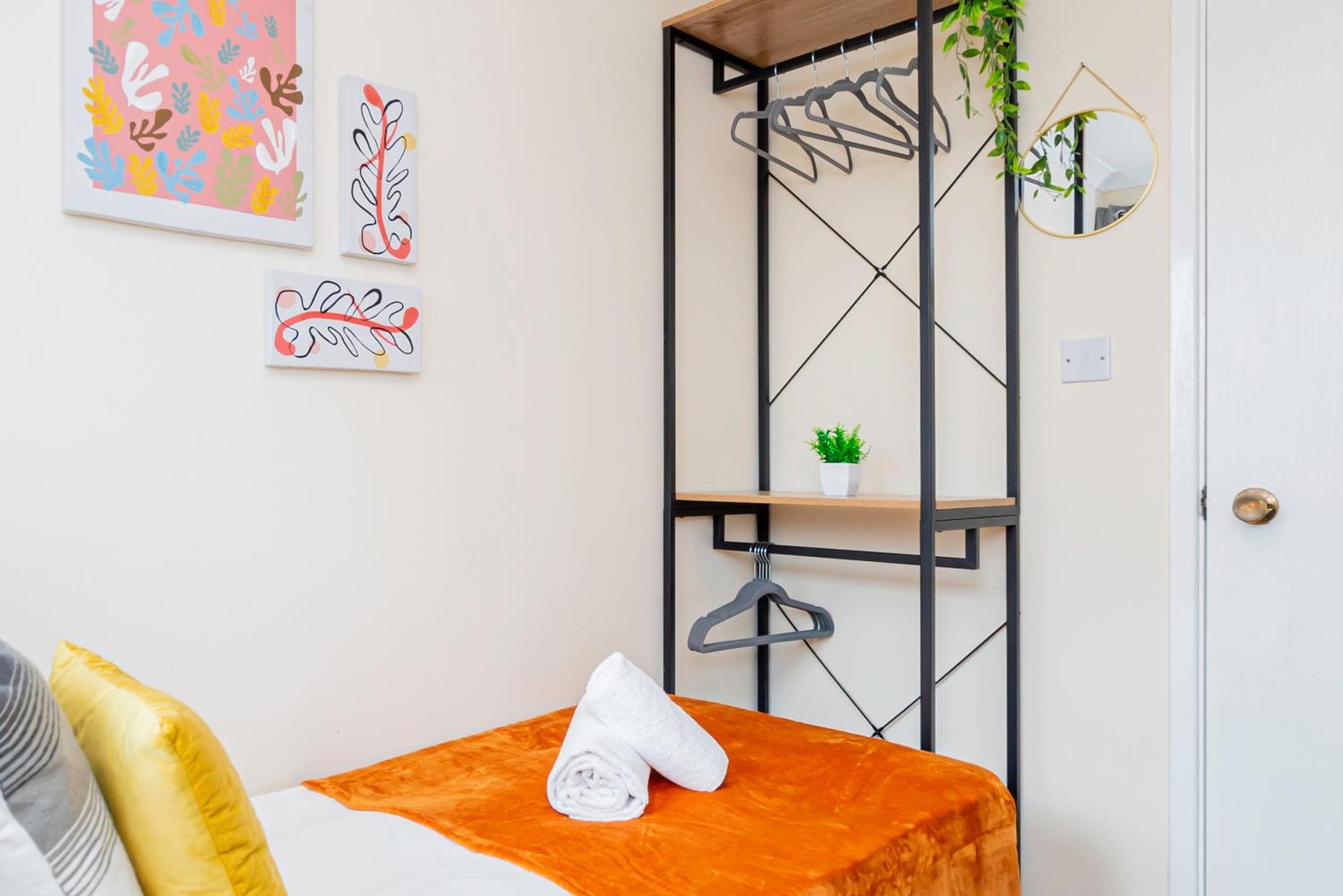 Three-Bedroom Apartment photo 1