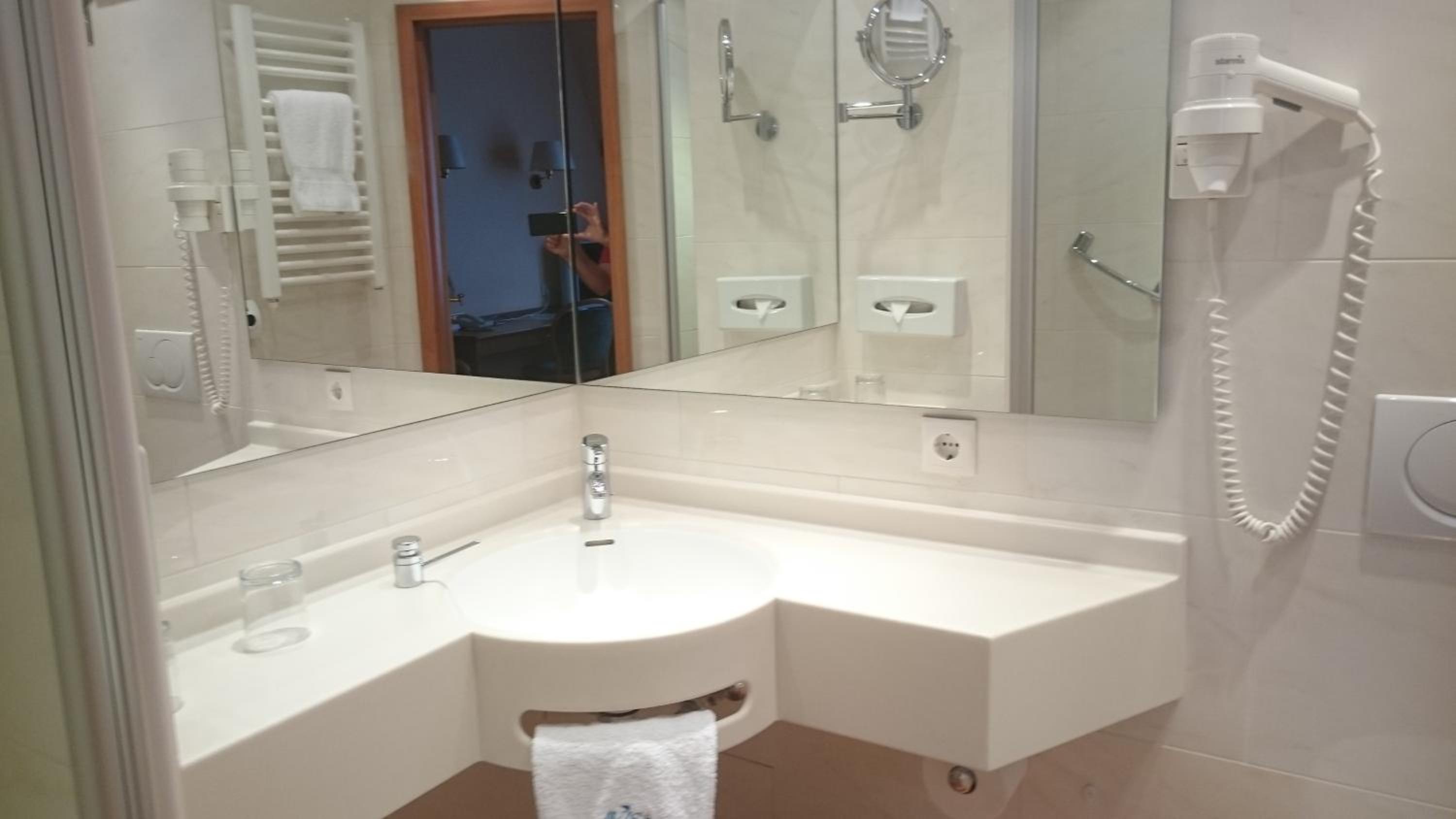 Double Room - Photo 10