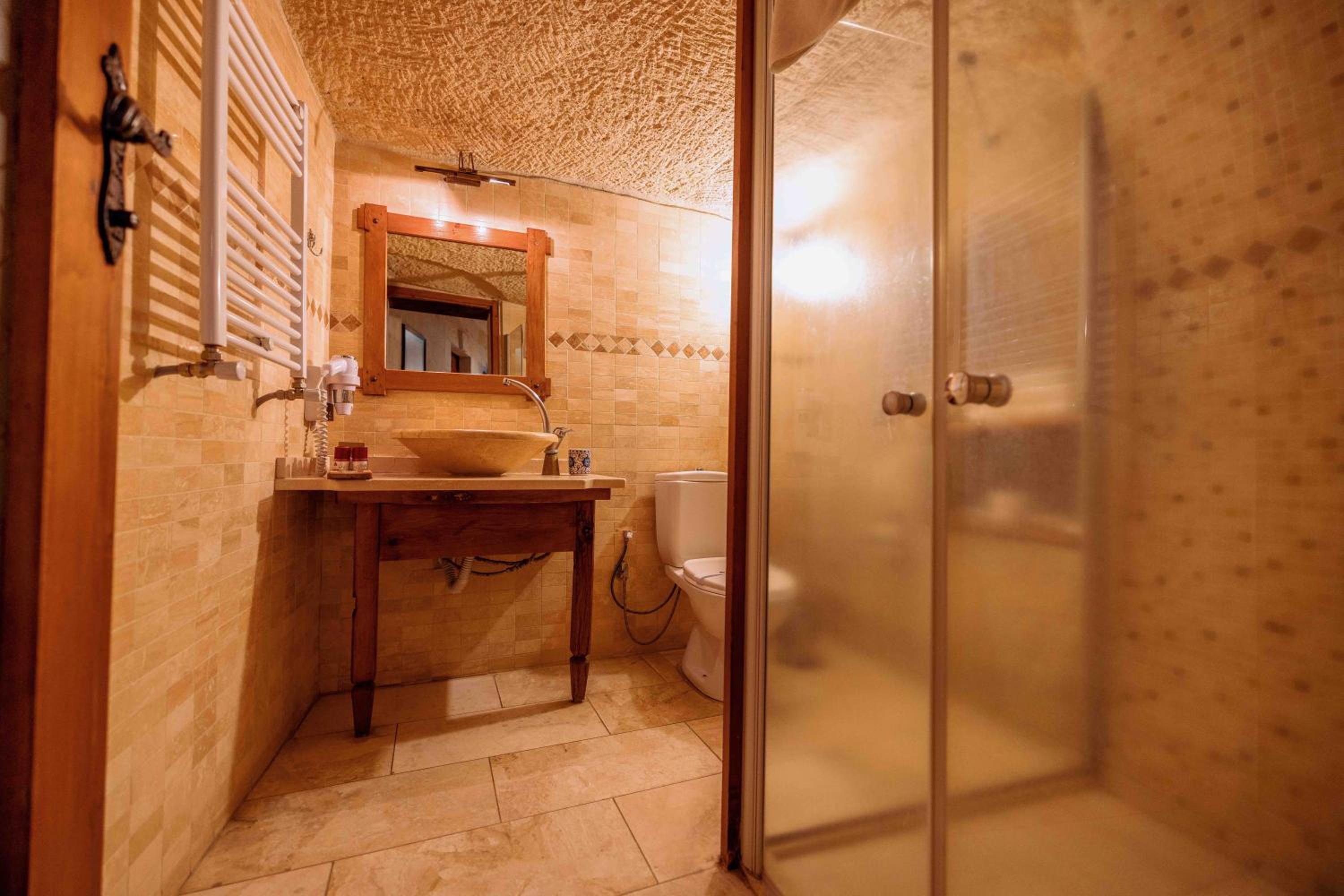 Classic Double or Twin Cave Room - Photo 11