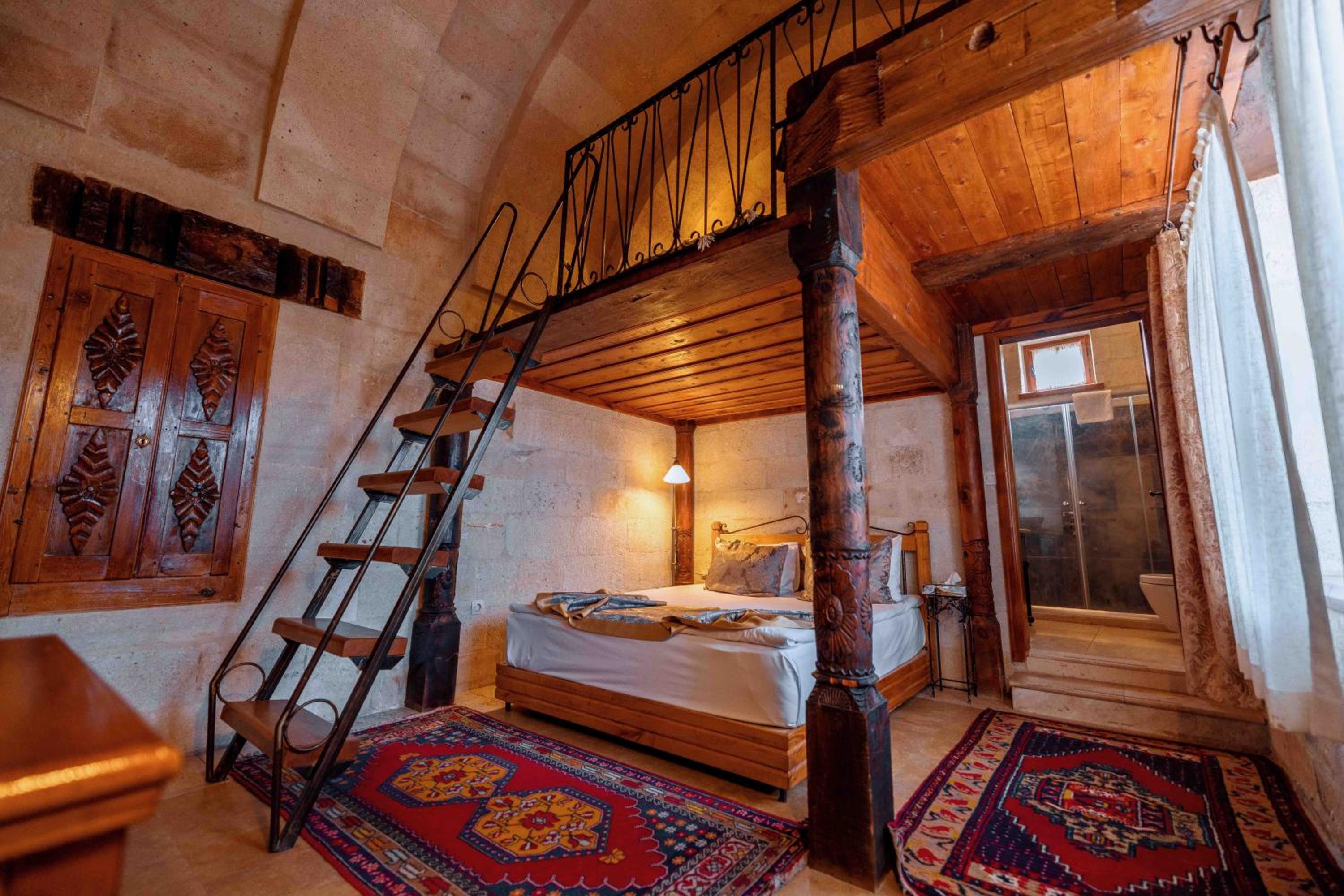 Deluxe Room - Photo 13