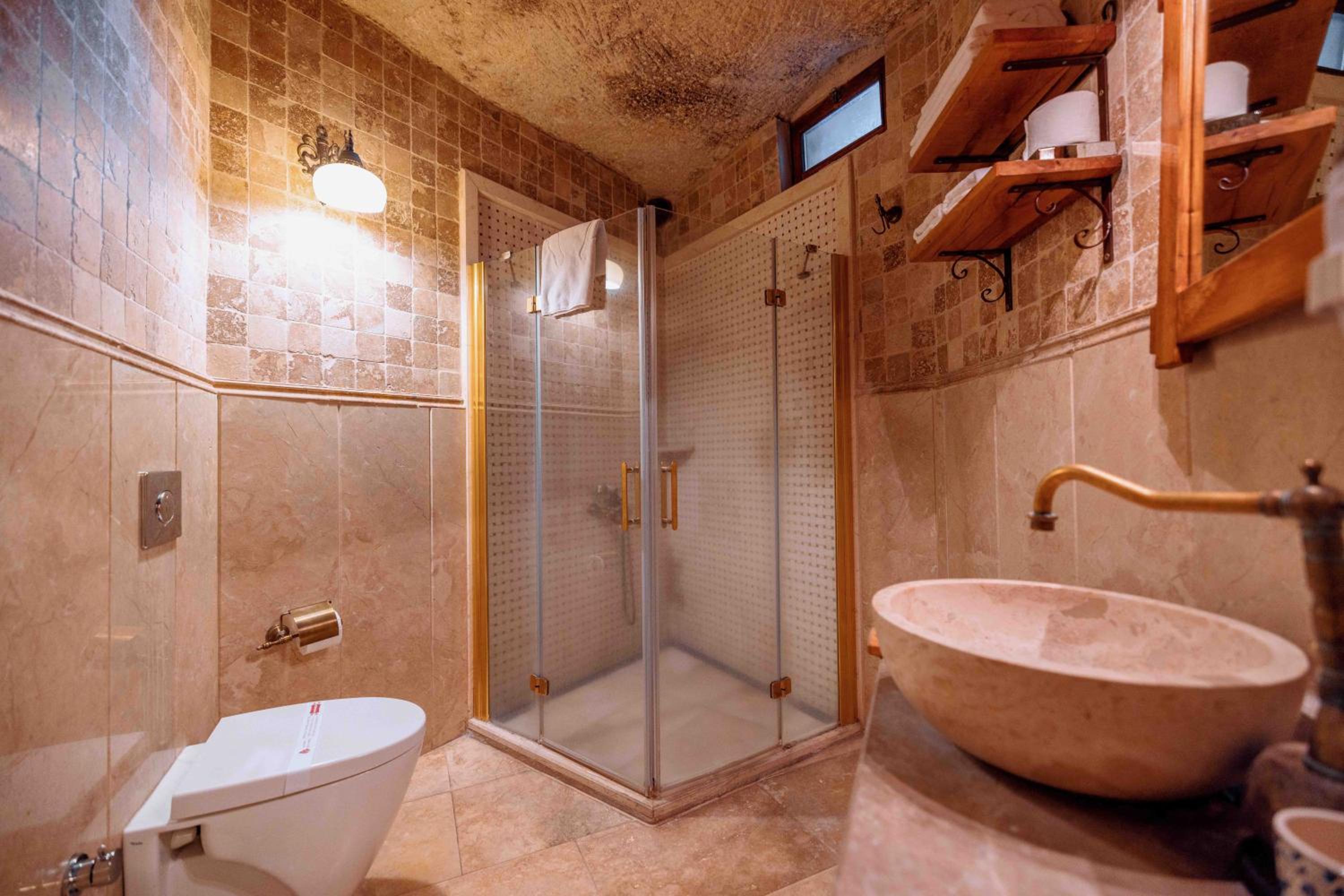 Deluxe Room - Photo 9