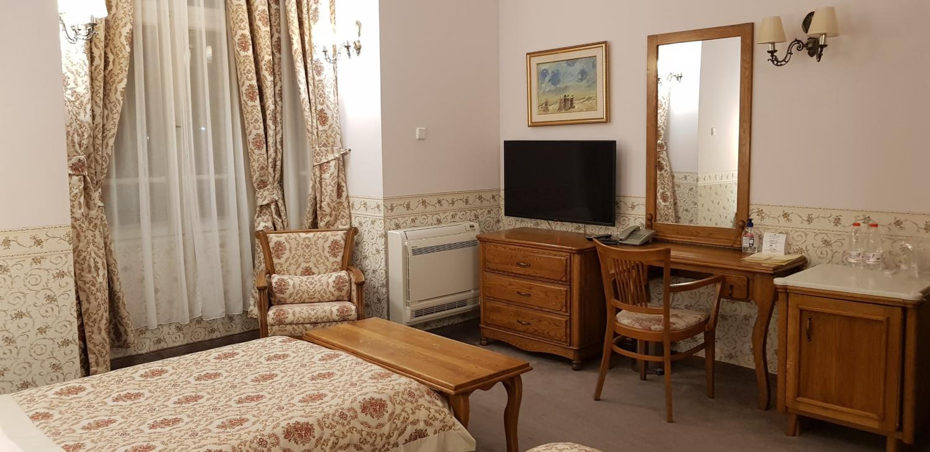 Twin Room - Photo 1