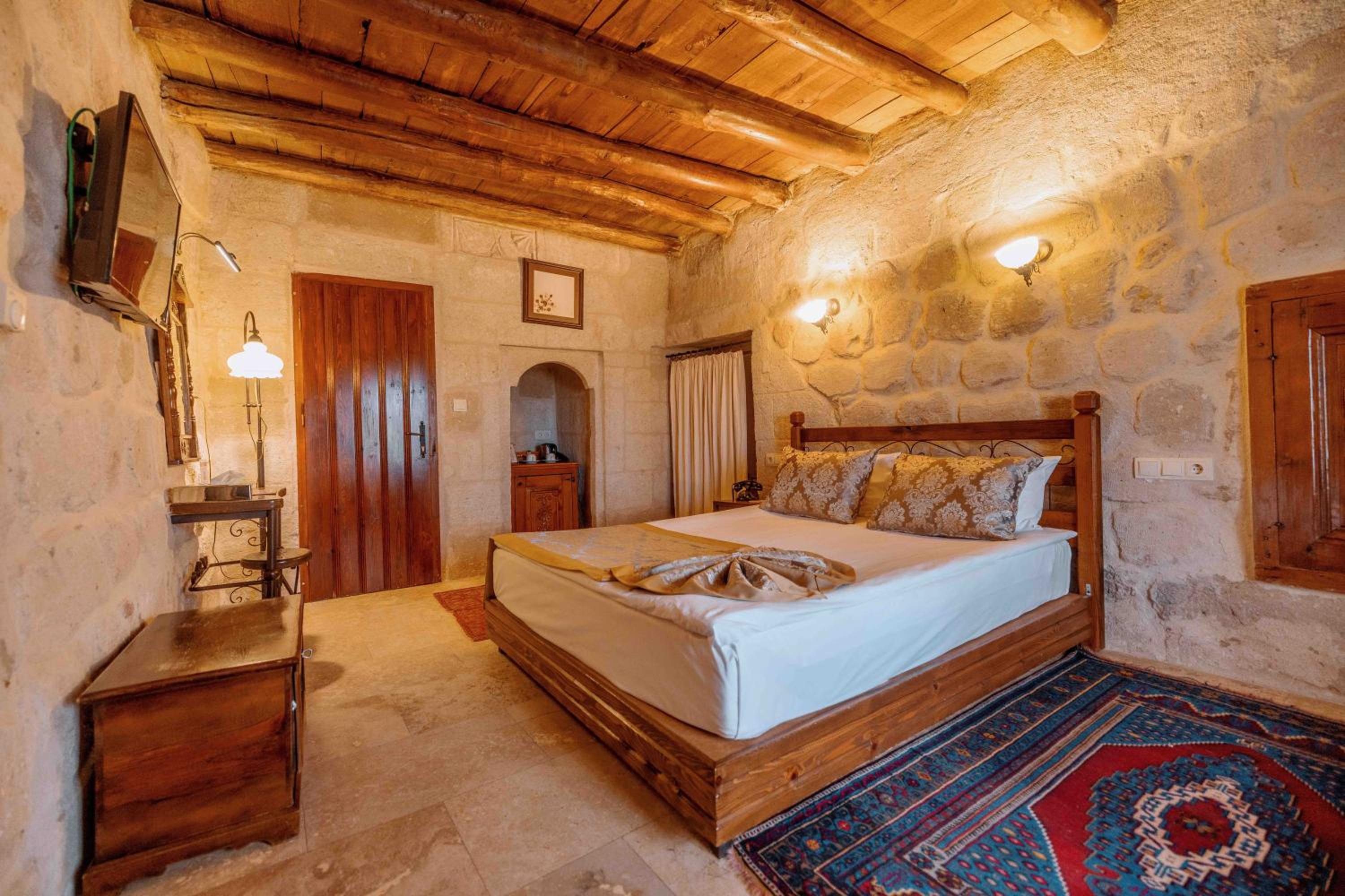 Deluxe Room - Photo 6