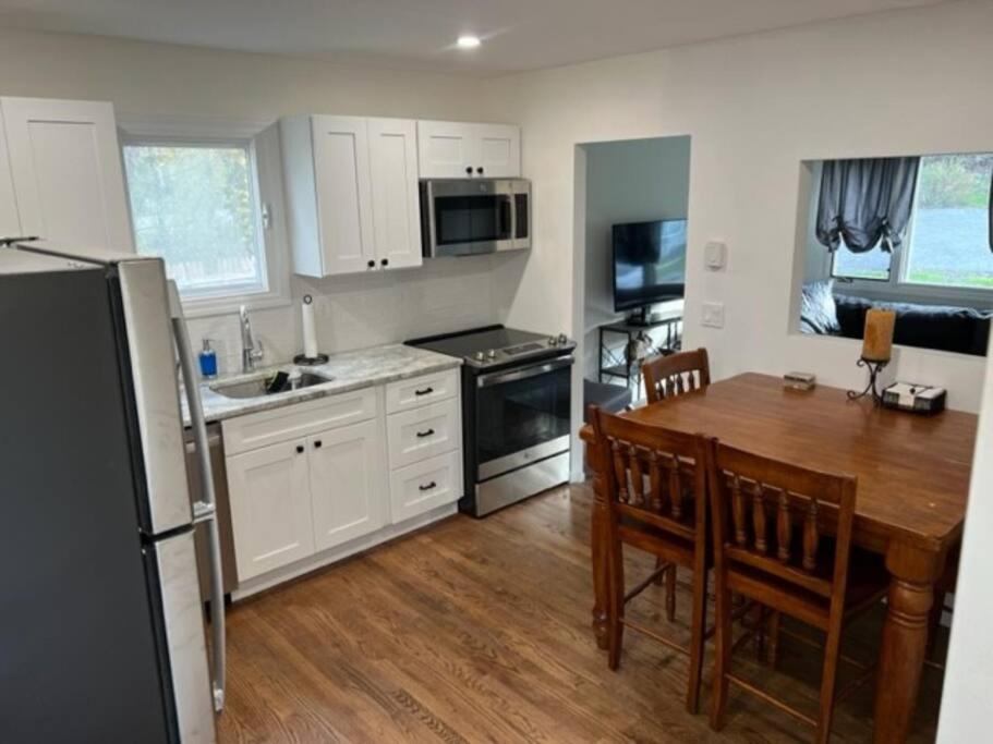 Two-Bedroom House photo 3