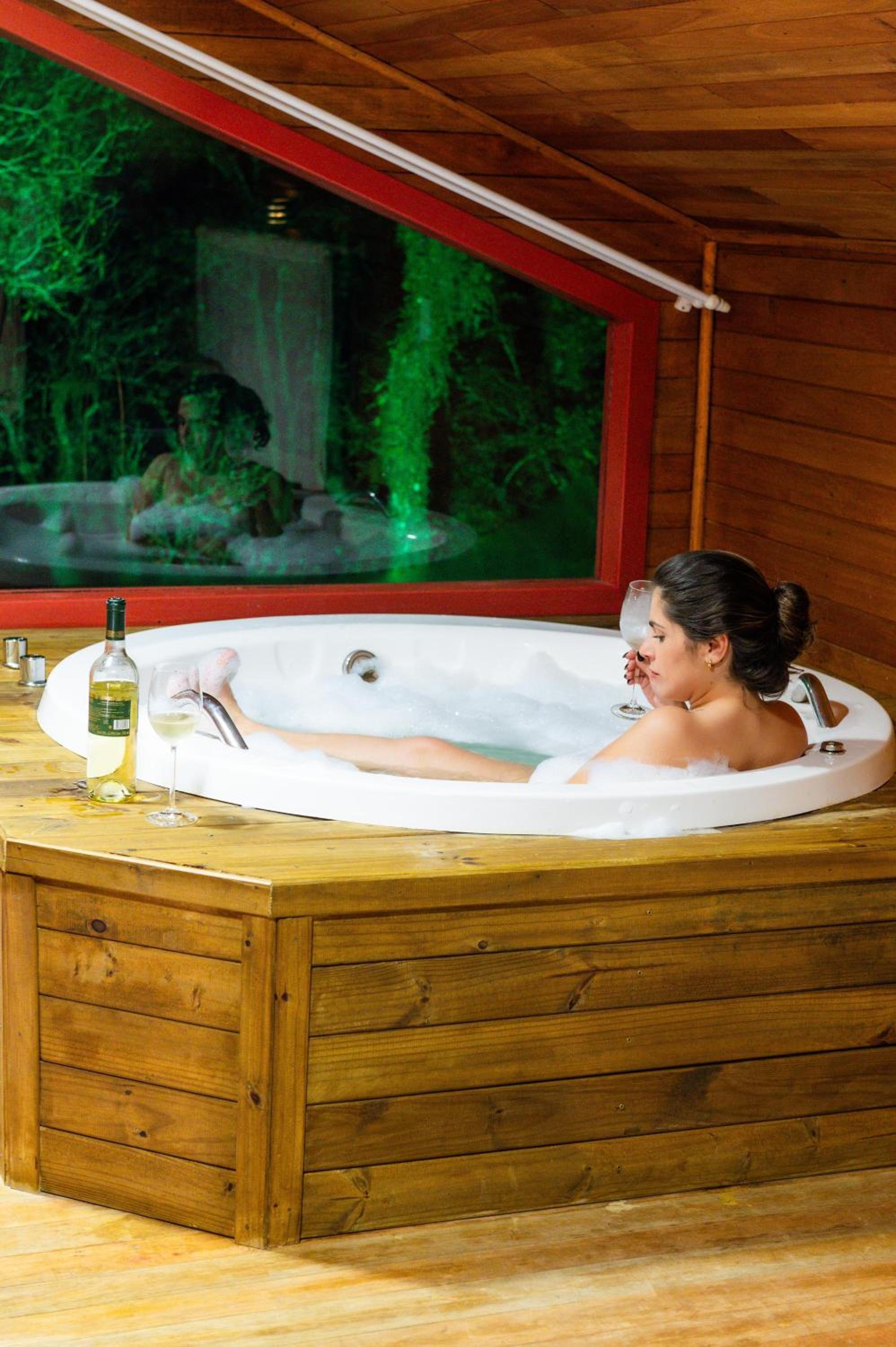 Chalet with Spa Bath  - Photo 6
