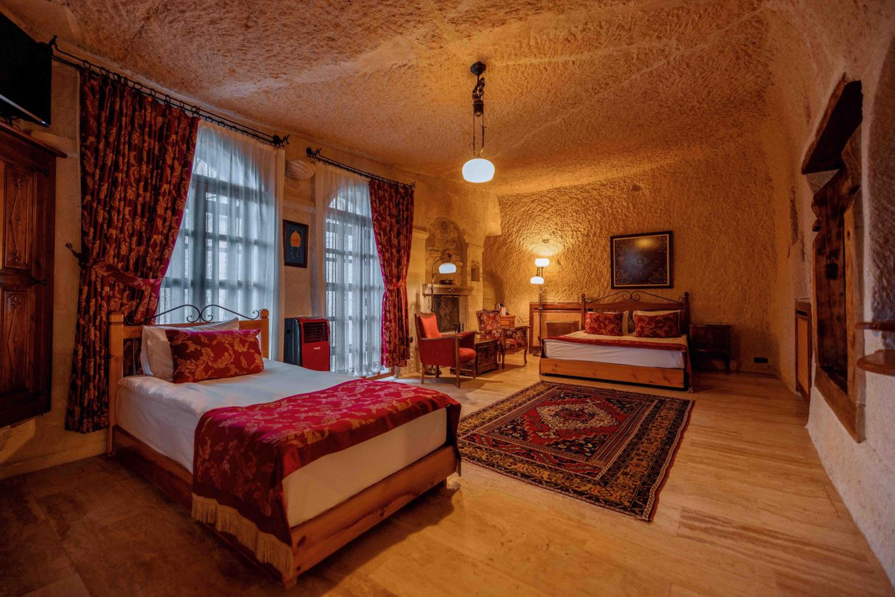 Cave Suite - Photo 1