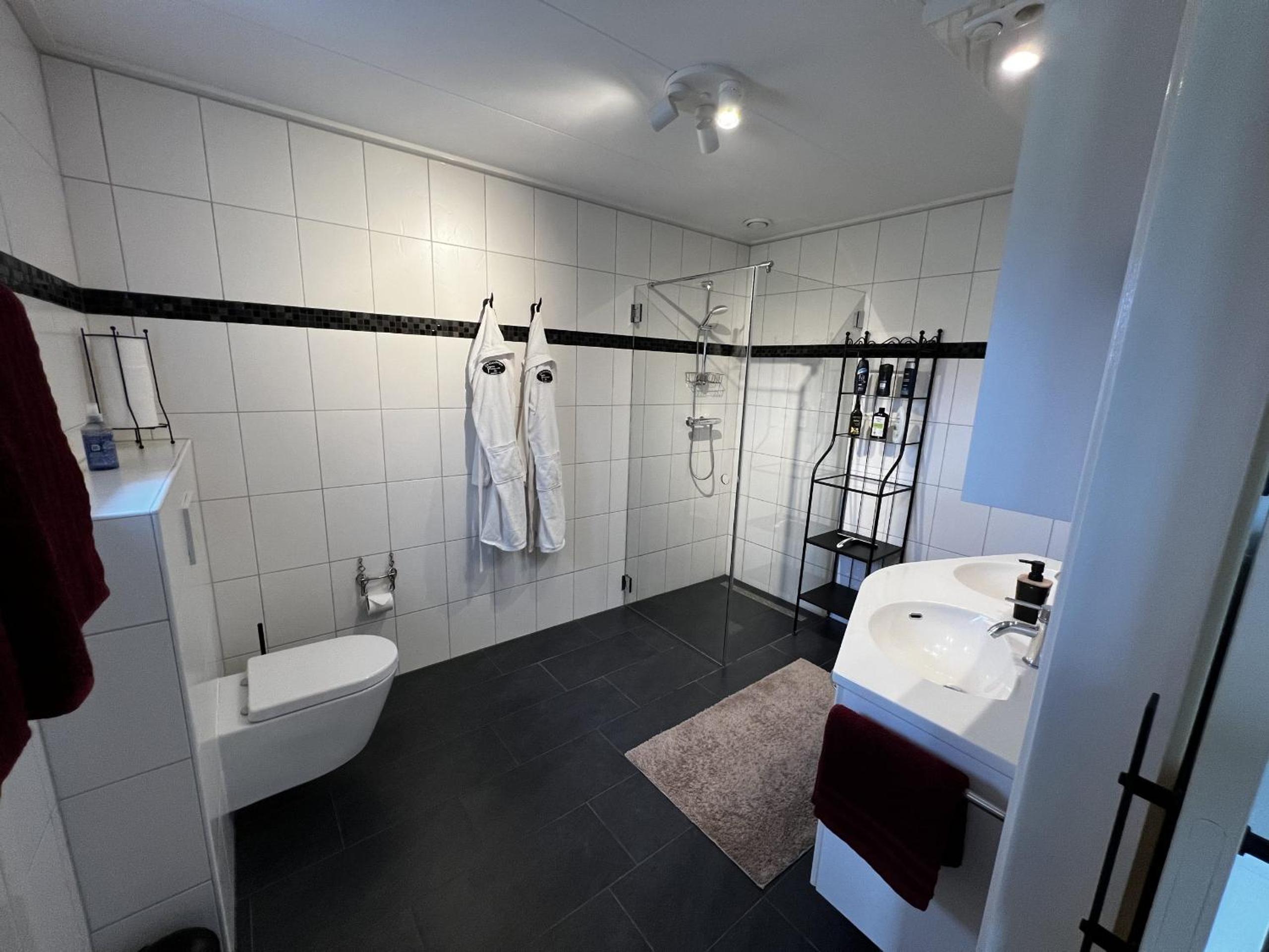 Deluxe King Room photo 3