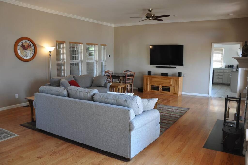 Four-Bedroom House photo 1