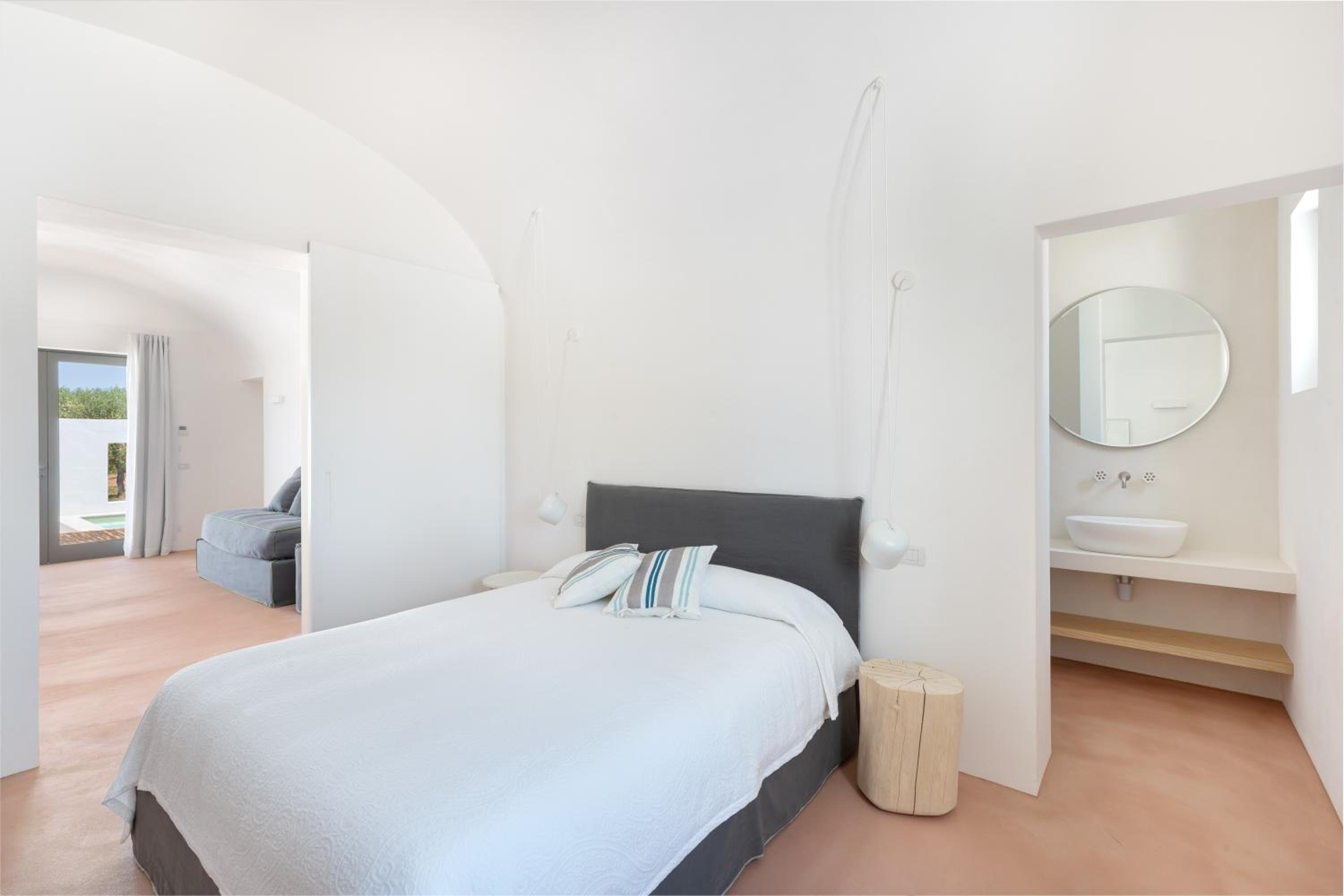One-Bedroom House photo 1