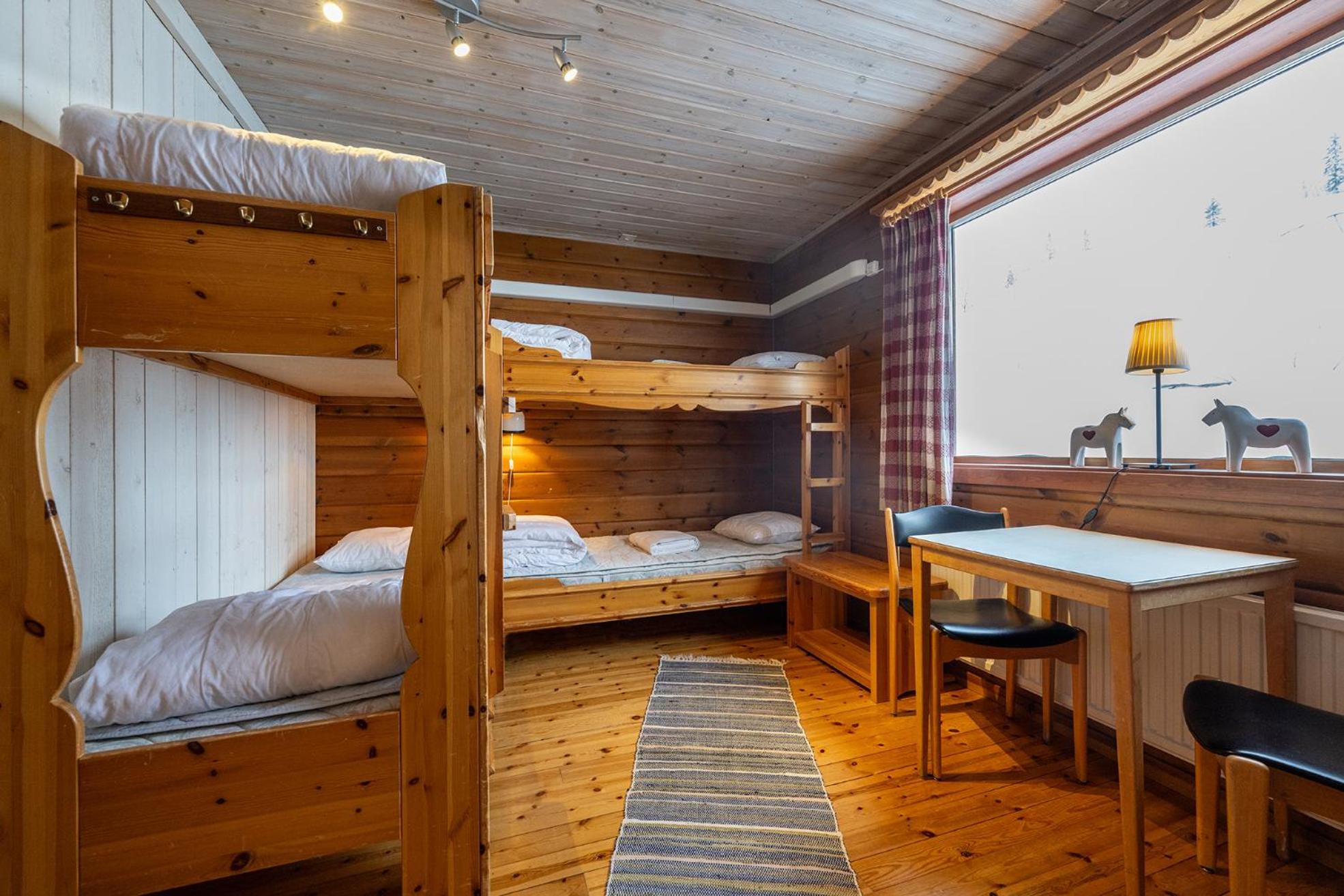 Economy Quadruple Room with Shared Bathroom photo 3