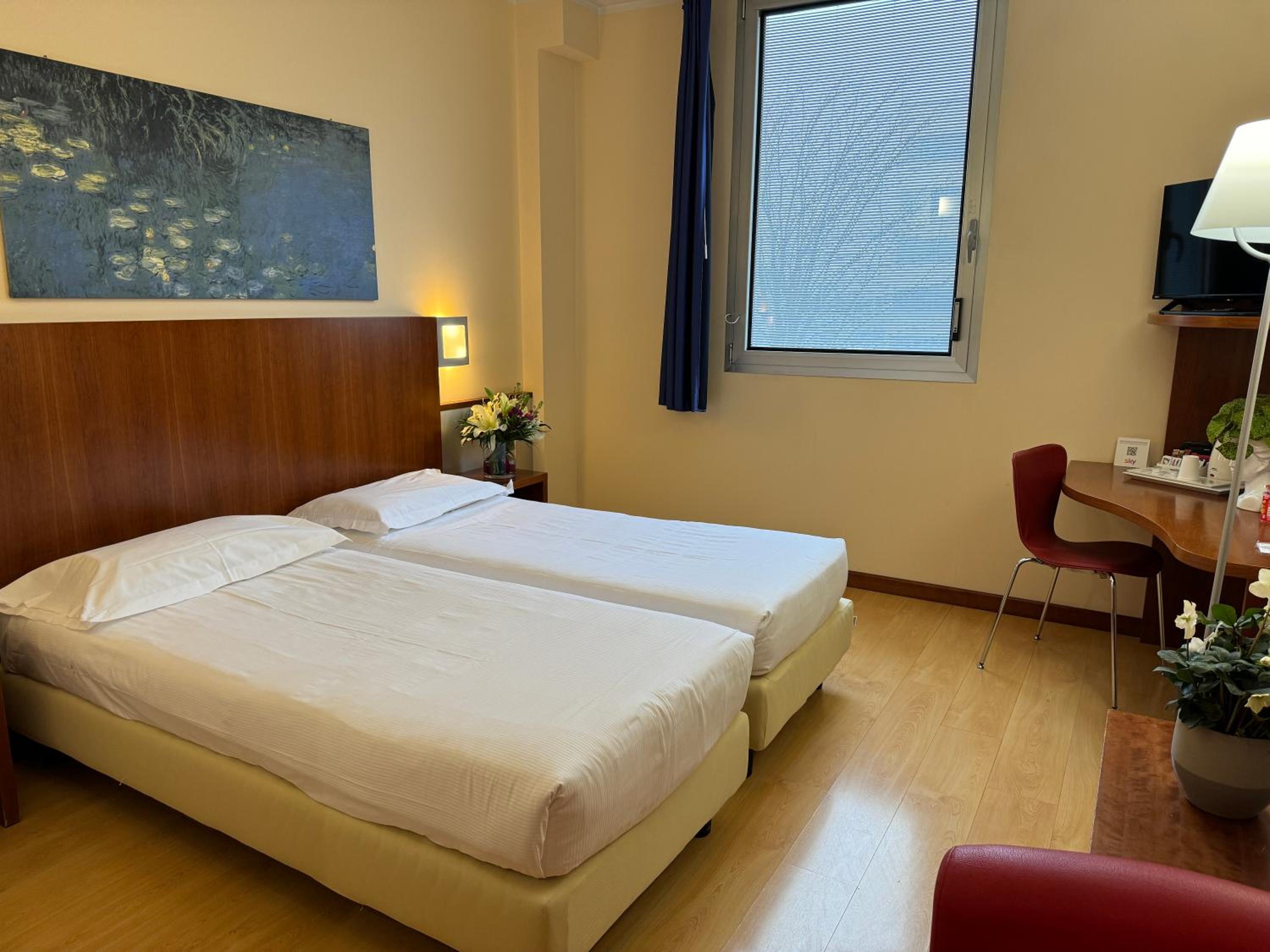 Twin Room - Photo 1
