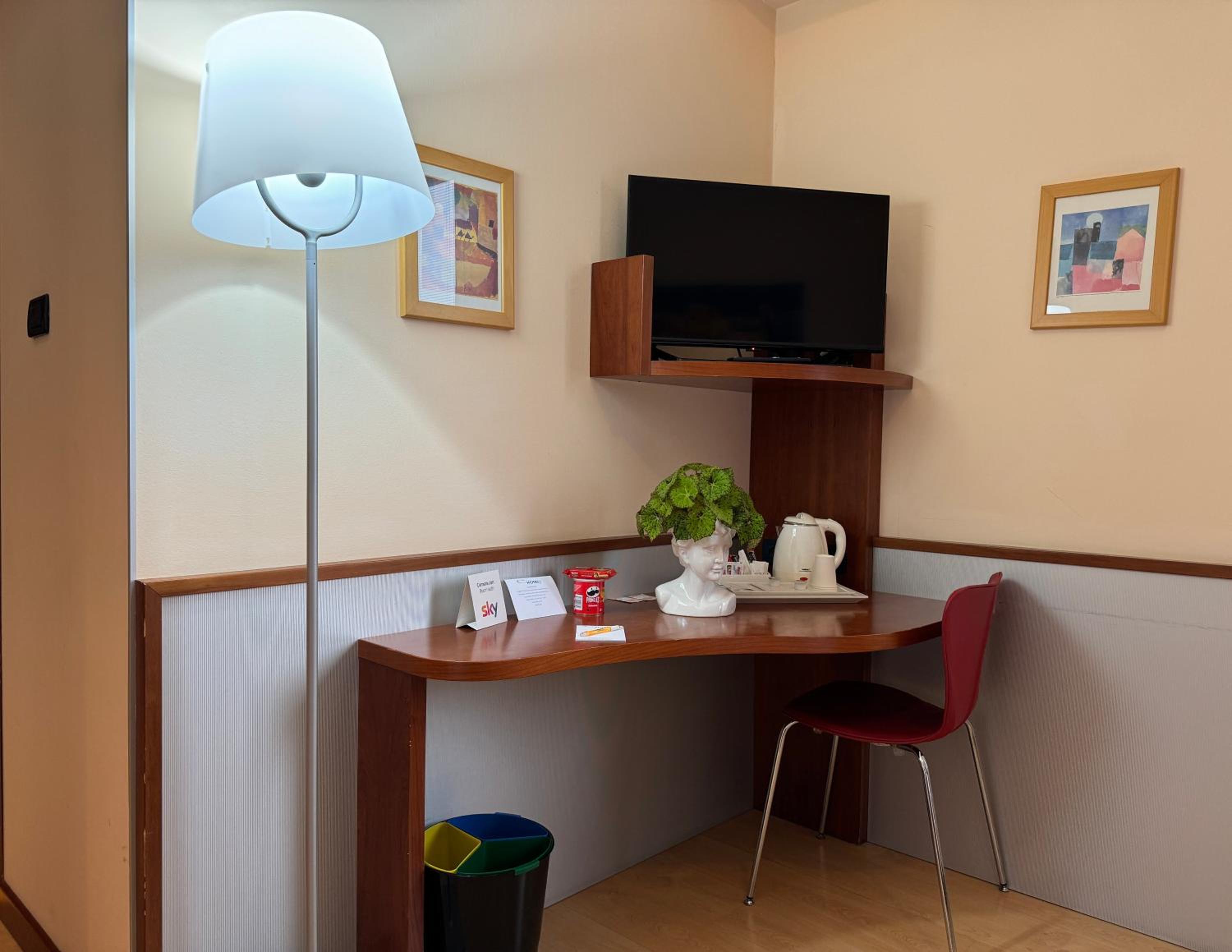 Twin Room - Photo 2