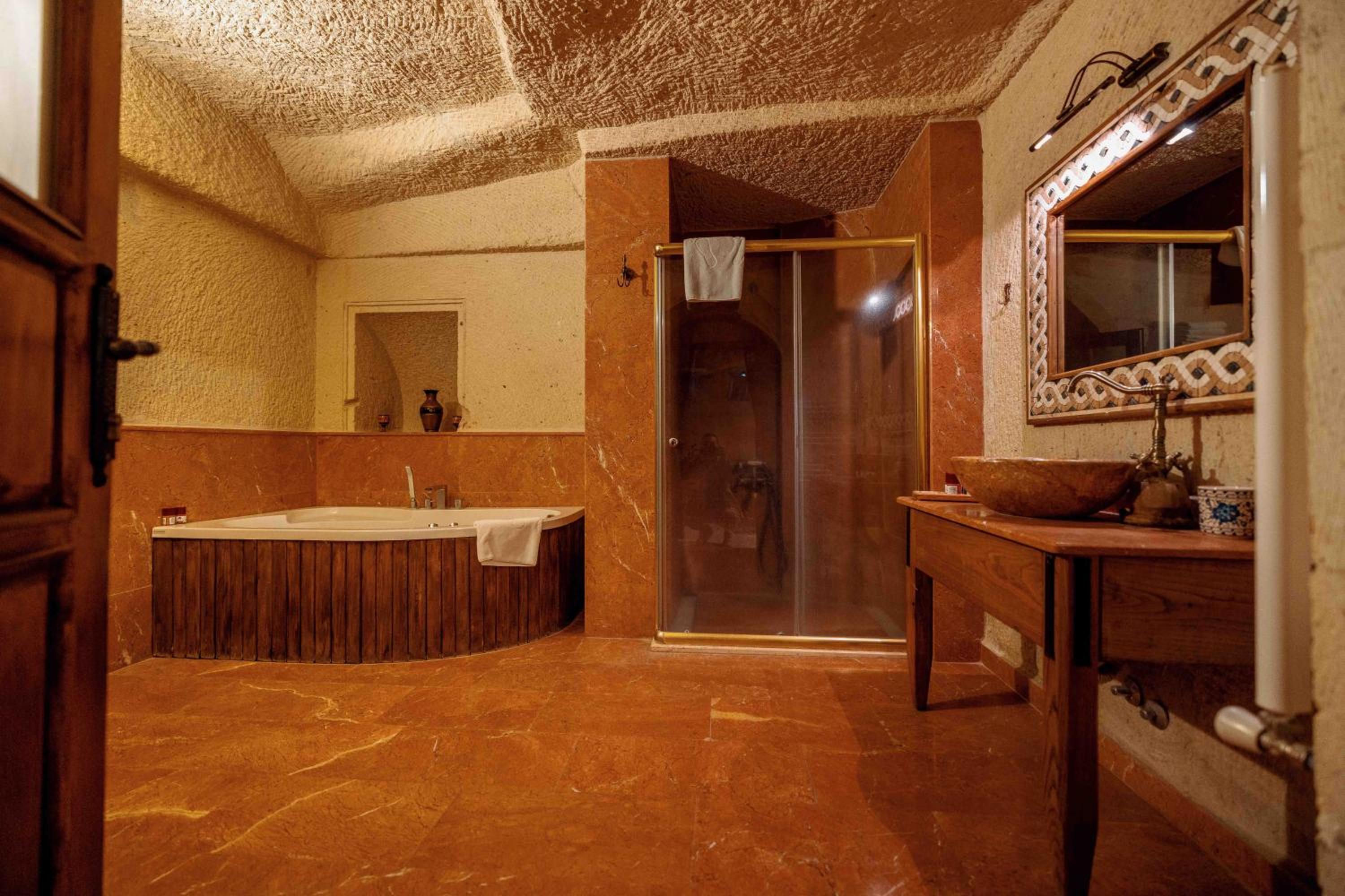 Grand Stone Suite - Photo 8