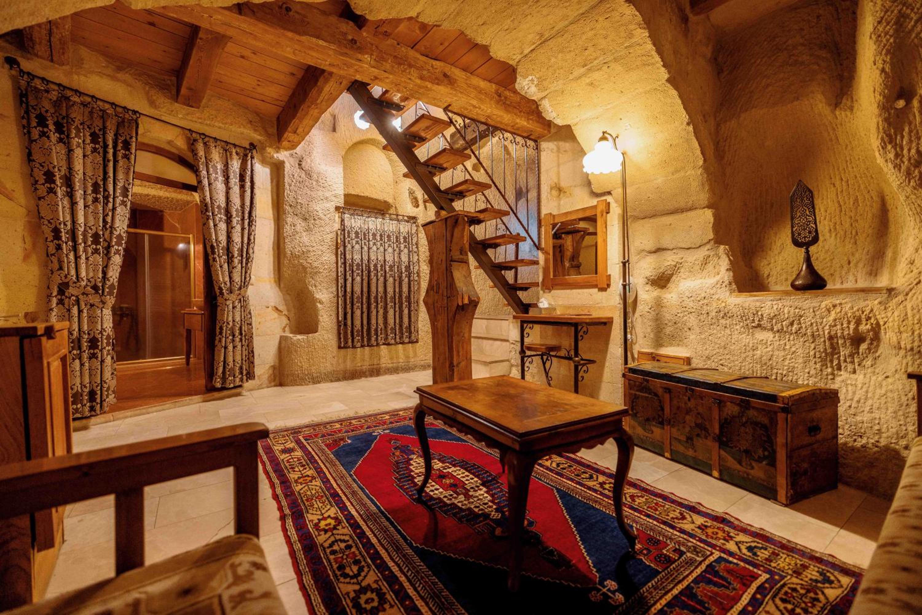 Grand Stone Suite - Photo 10