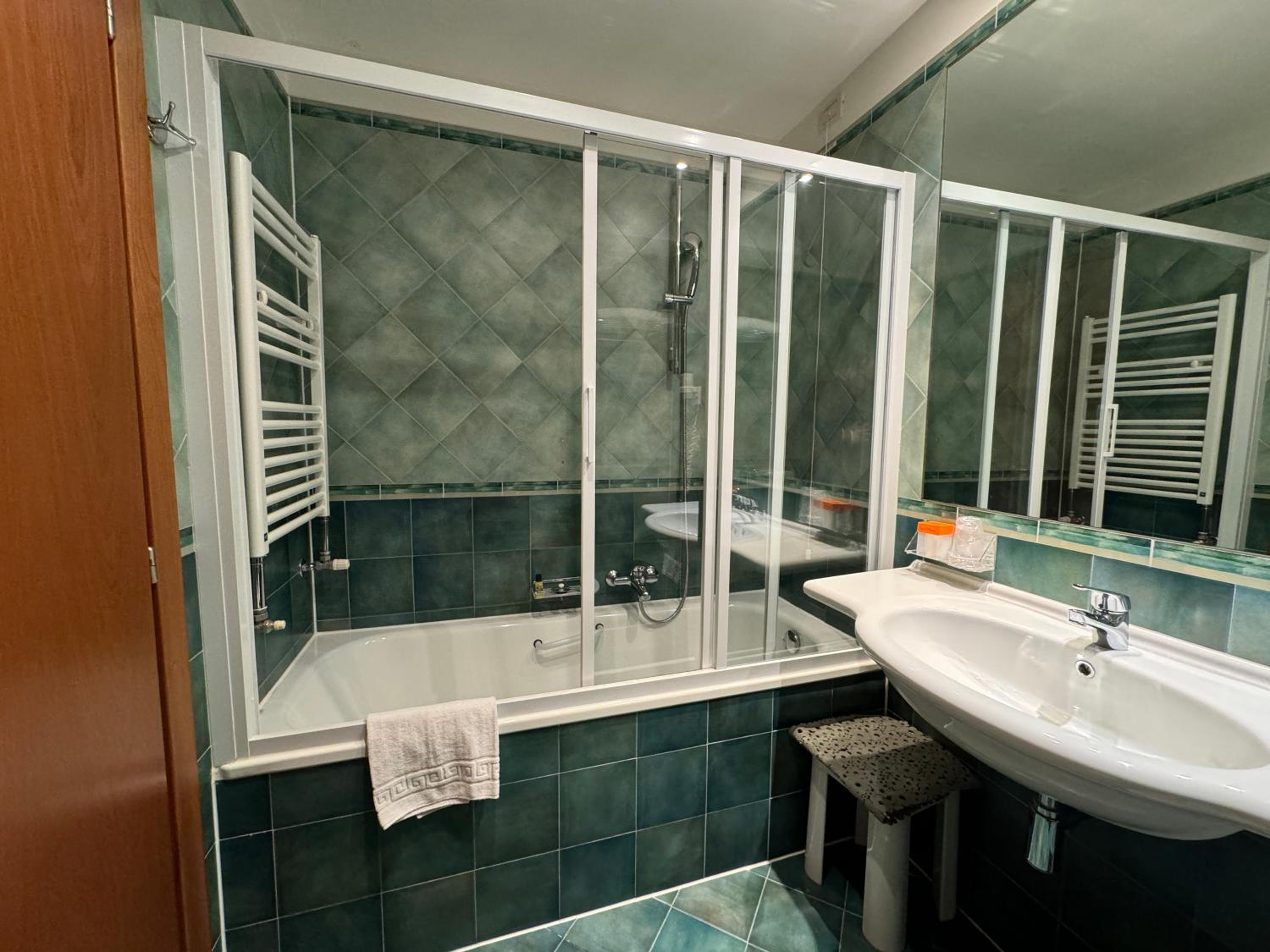 Classic Triple Room - Photo 4